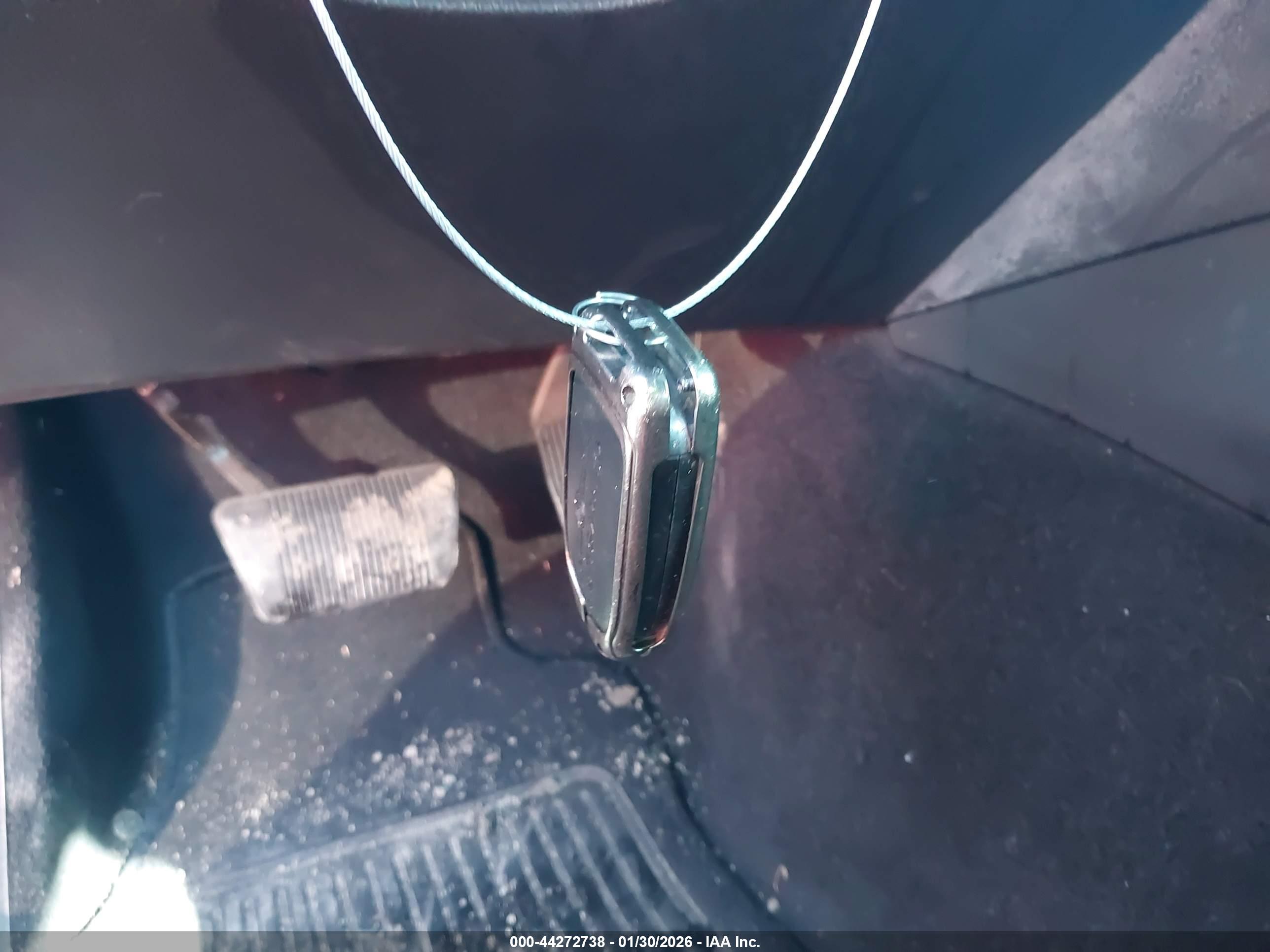 CHRYSLER 300 image 11