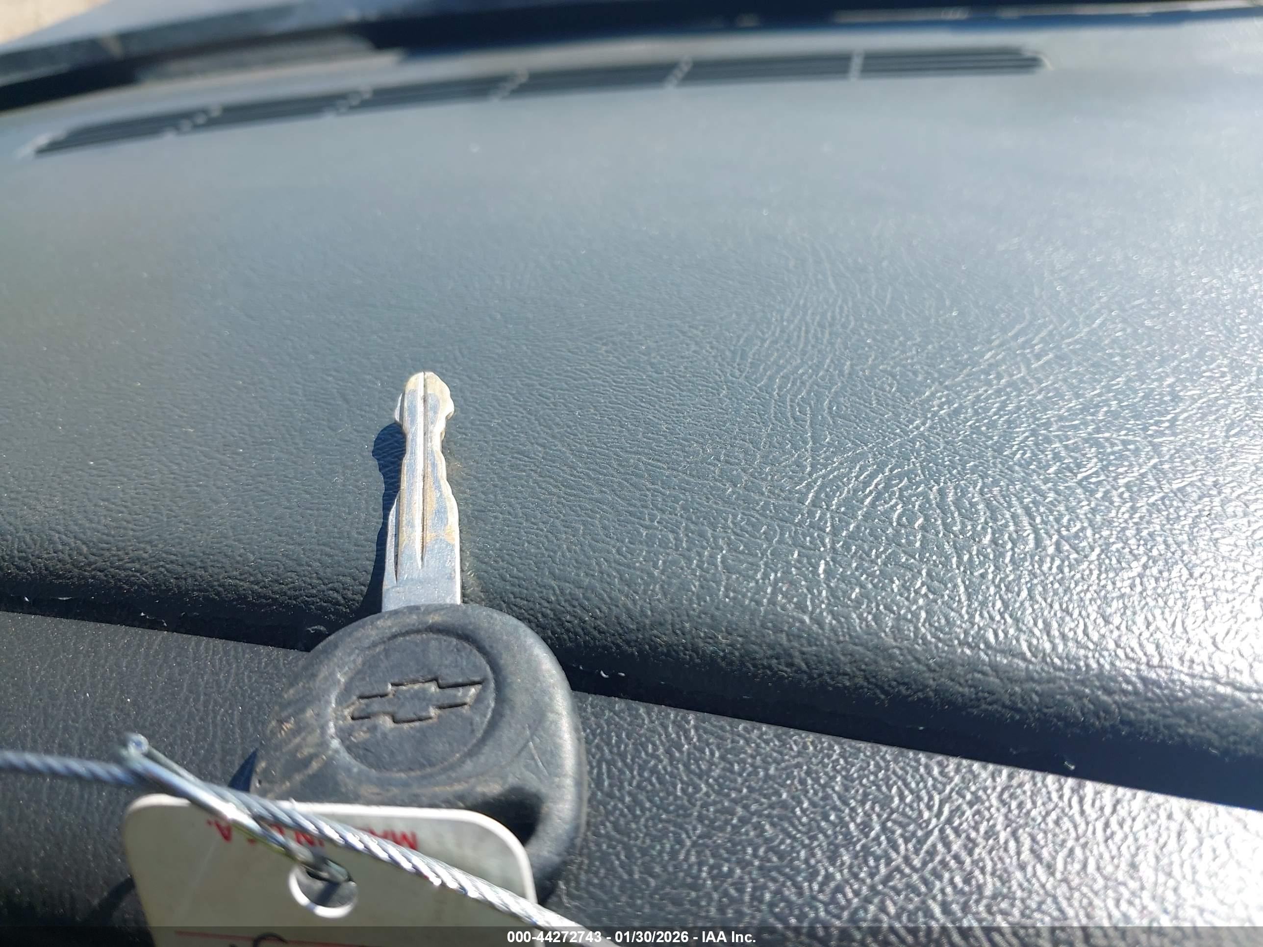 CHEVROLET SILVERADO image 11