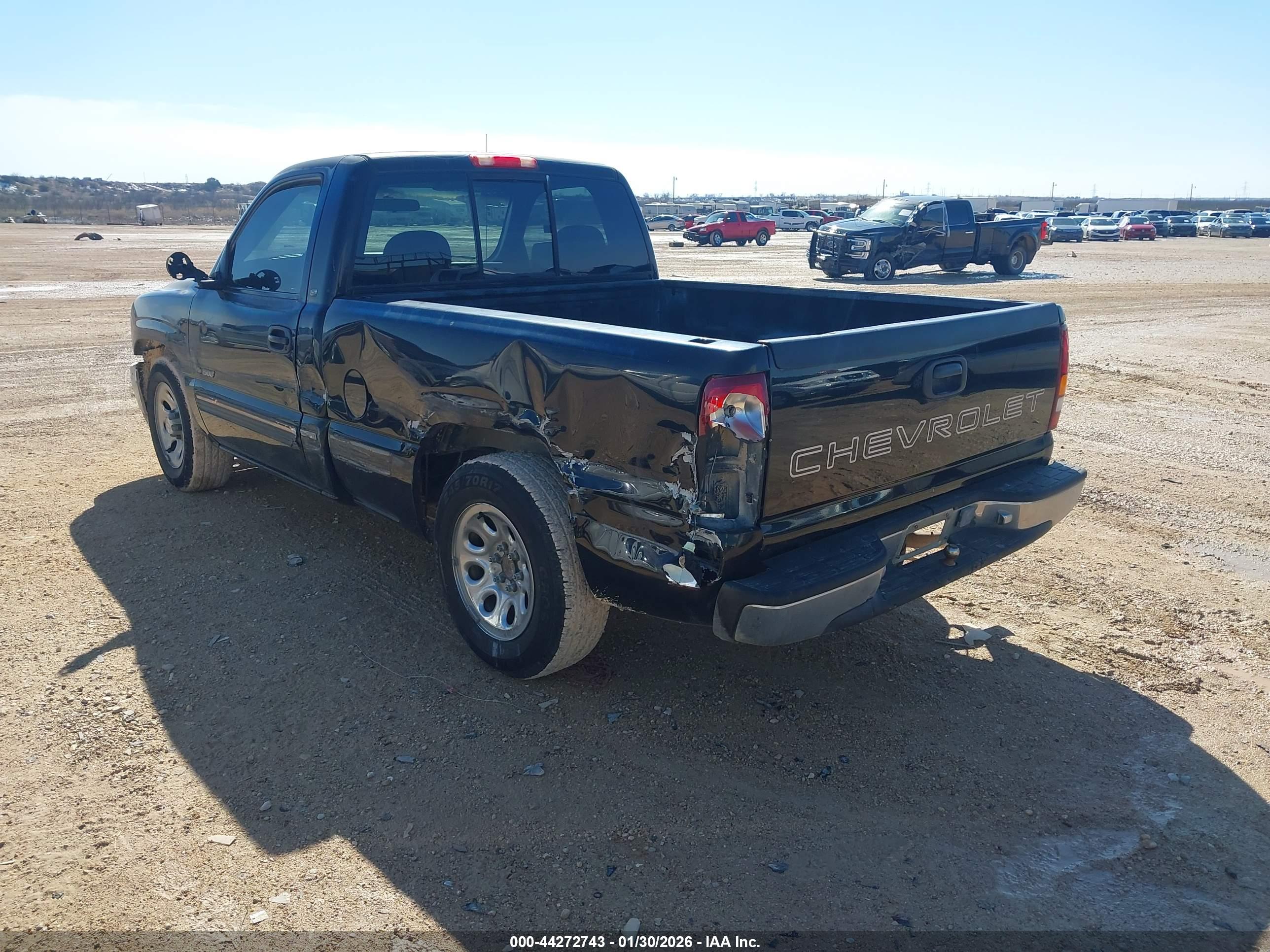 CHEVROLET SILVERADO image 3
