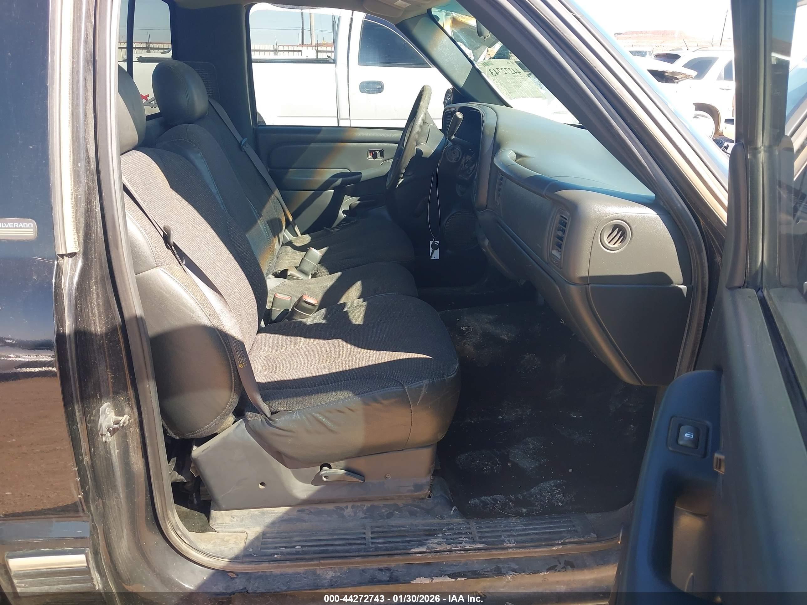 CHEVROLET SILVERADO image 5