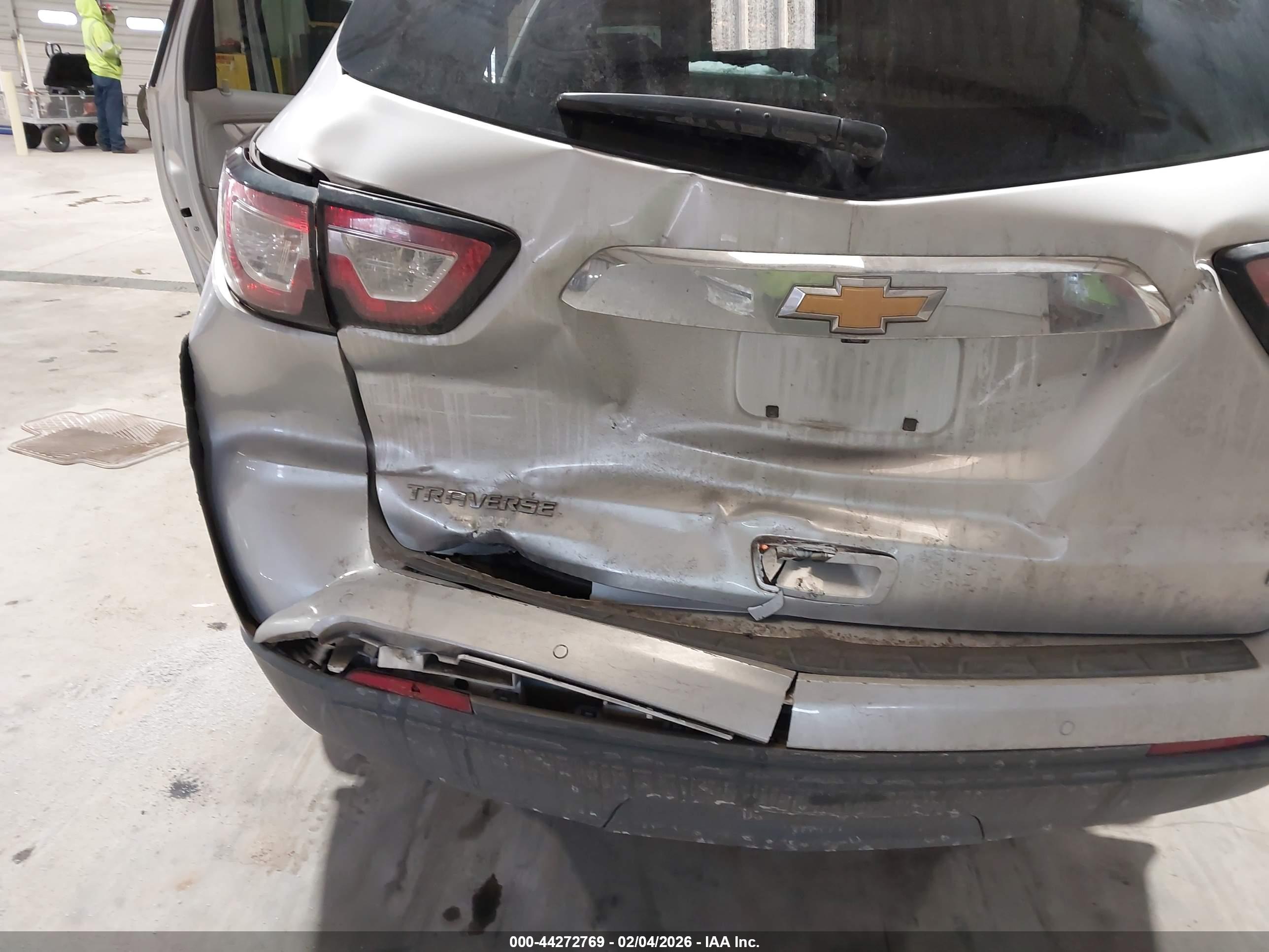 CHEVROLET TRAVERSE image 6