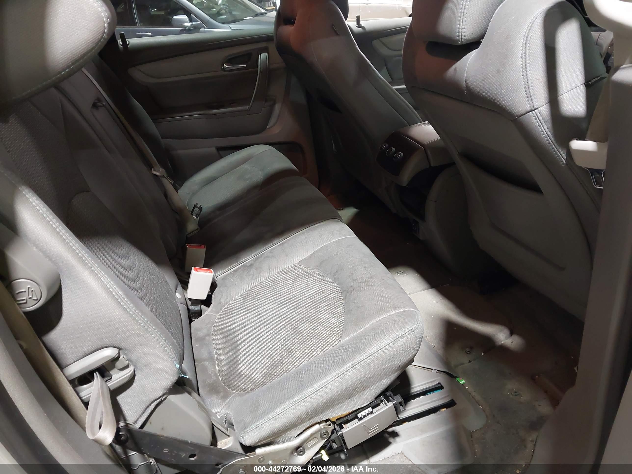 CHEVROLET TRAVERSE image 8