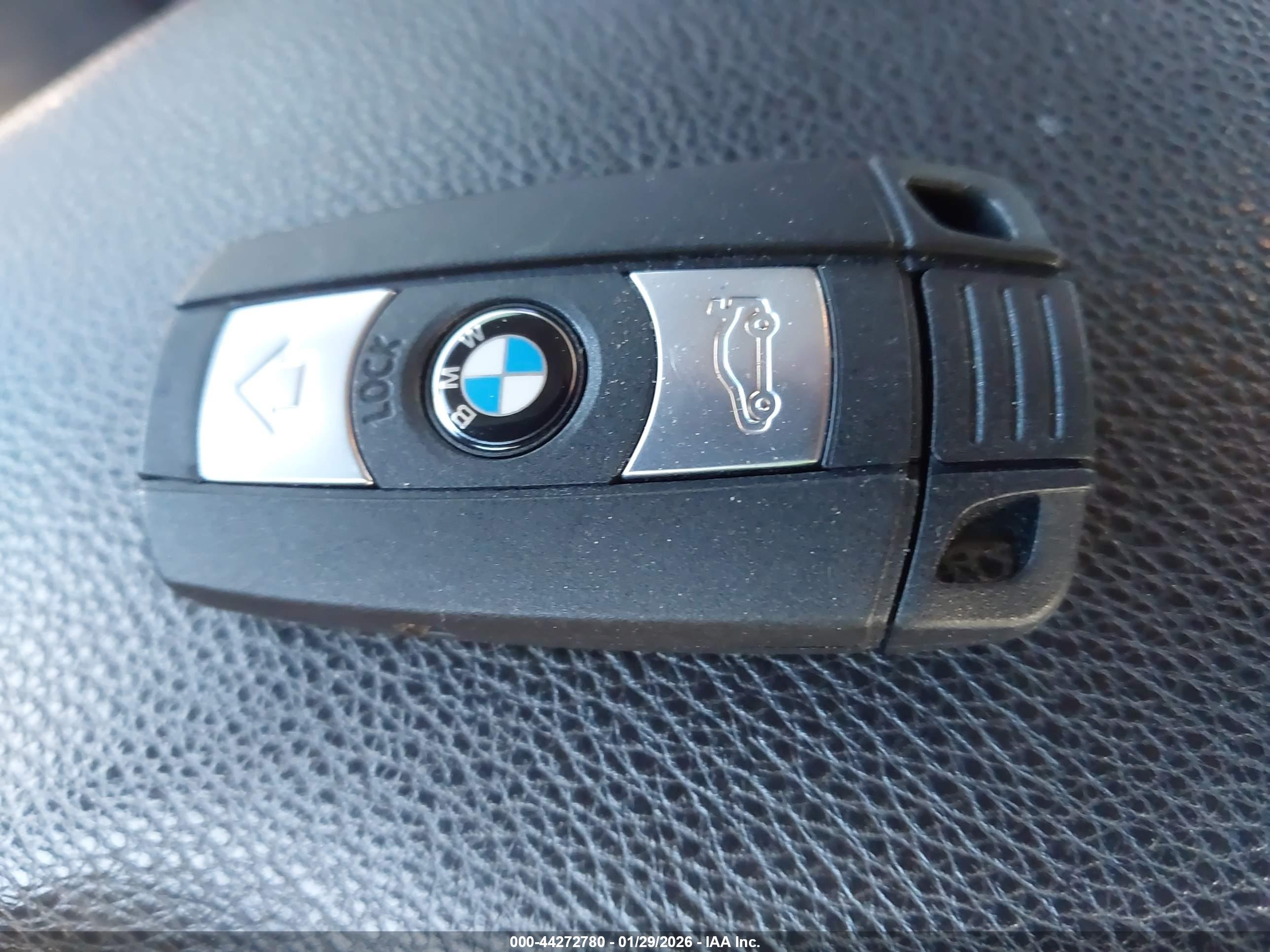 BMW 325I image 11