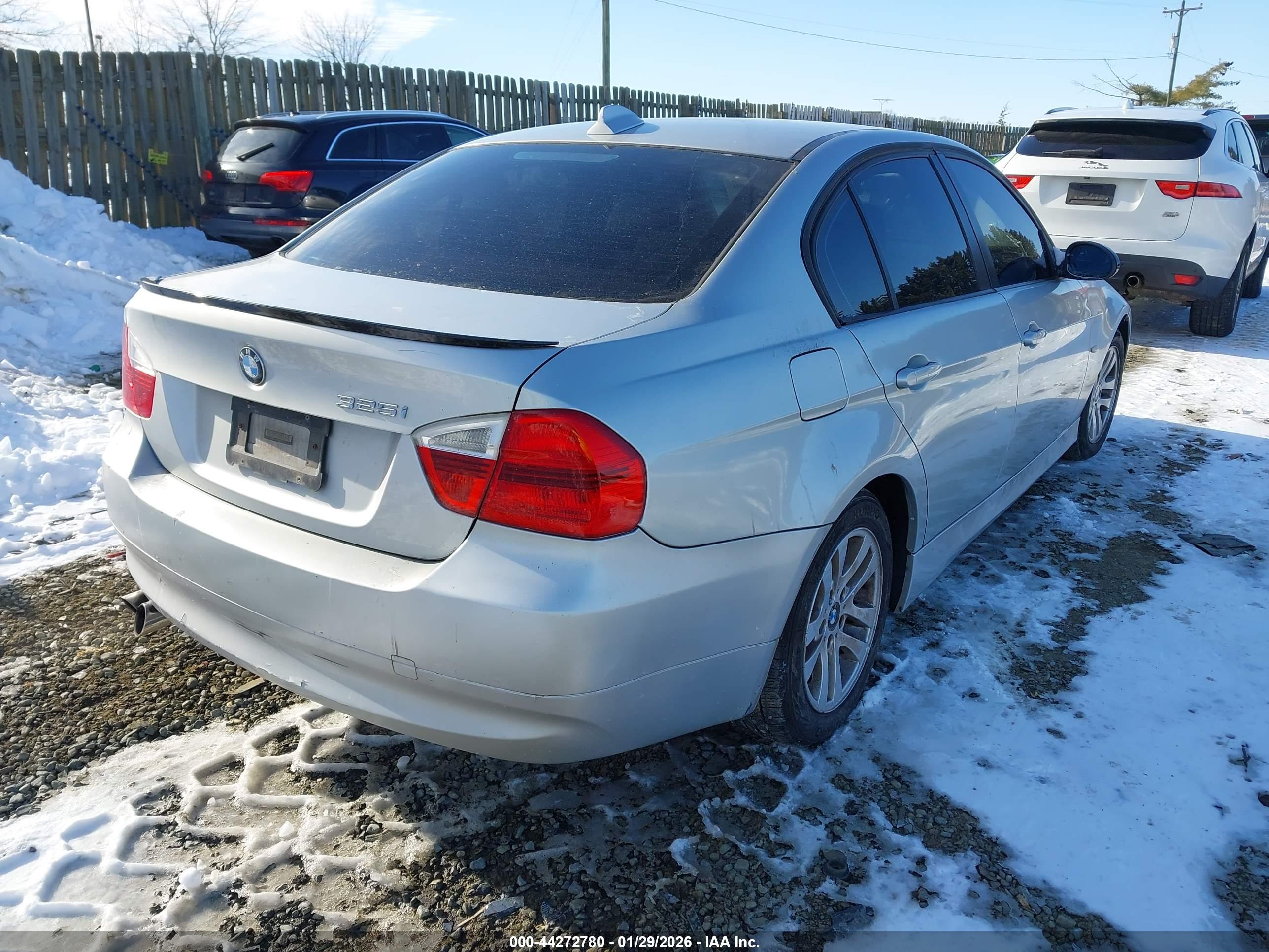 BMW 325I image 4