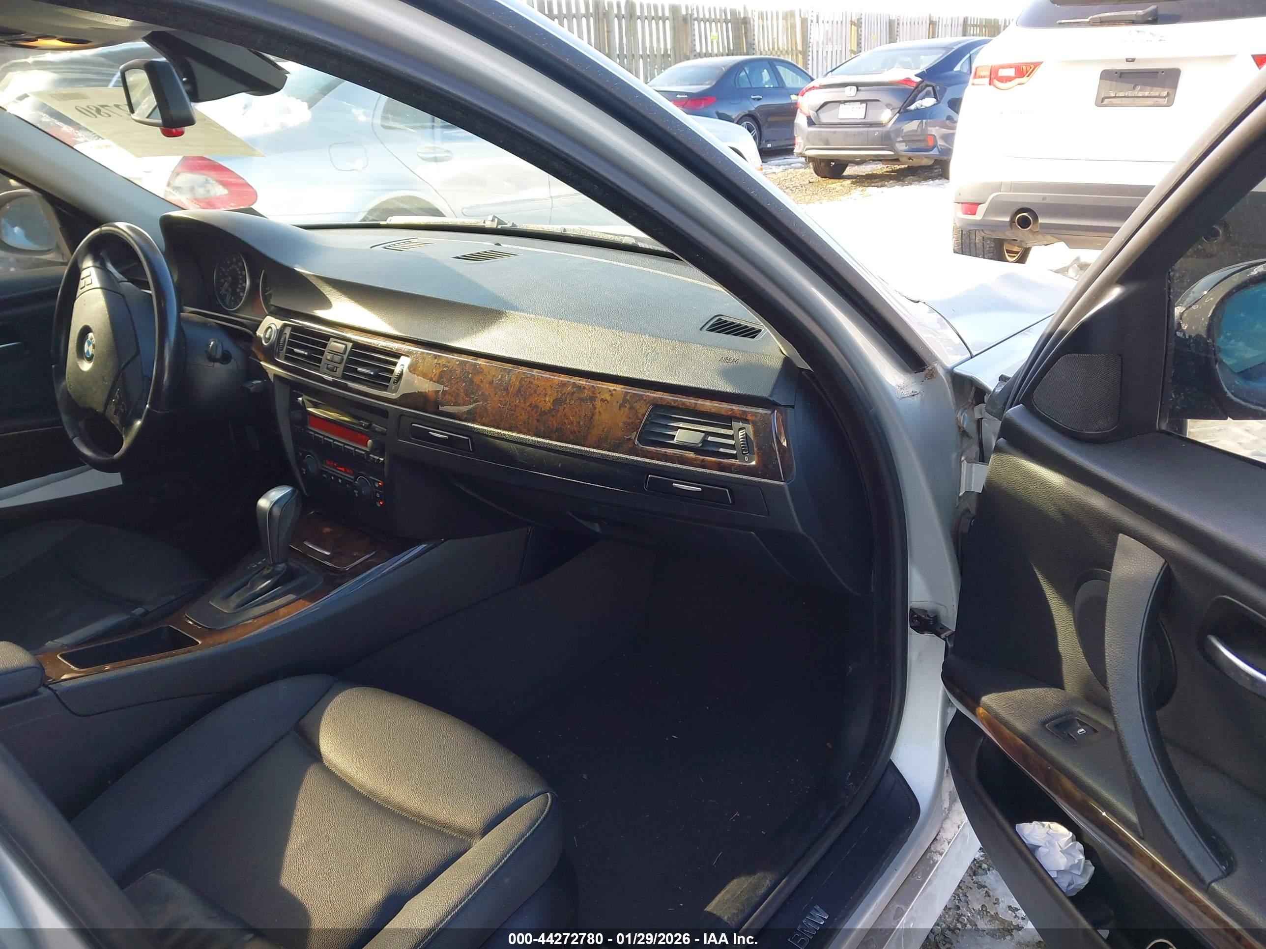 BMW 325I image 5
