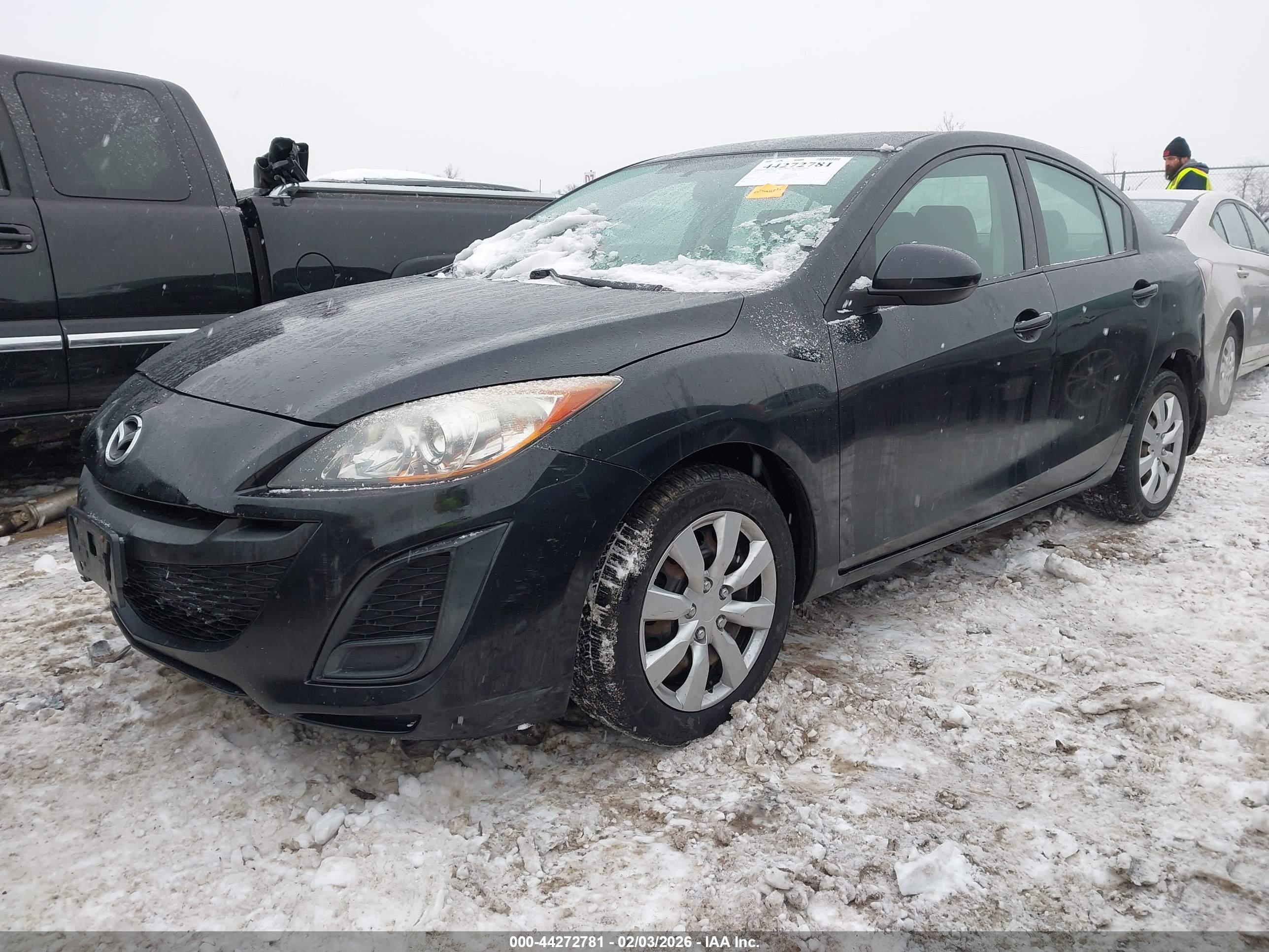 MAZDA MAZDA3 image 2