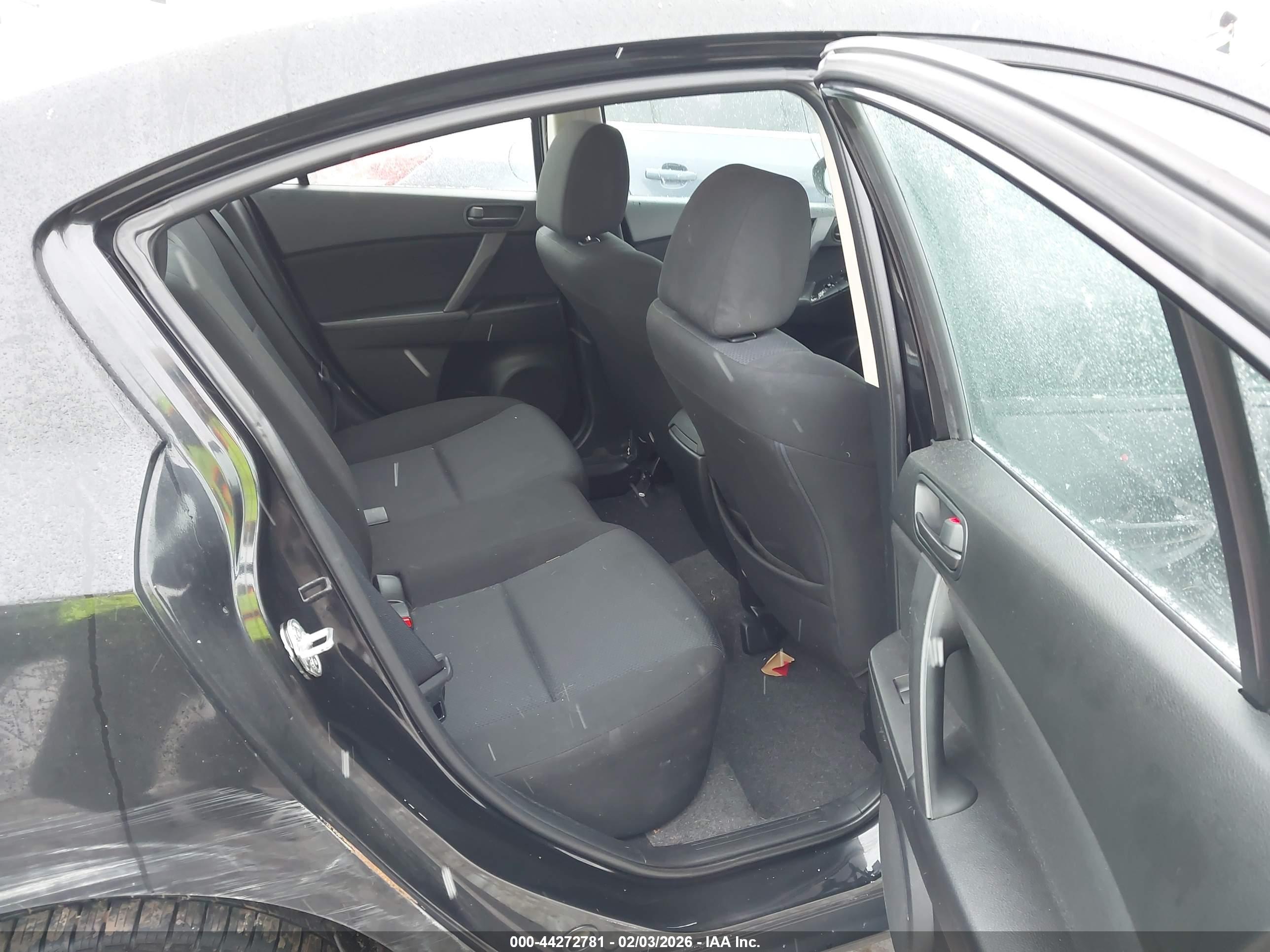 MAZDA MAZDA3 image 8