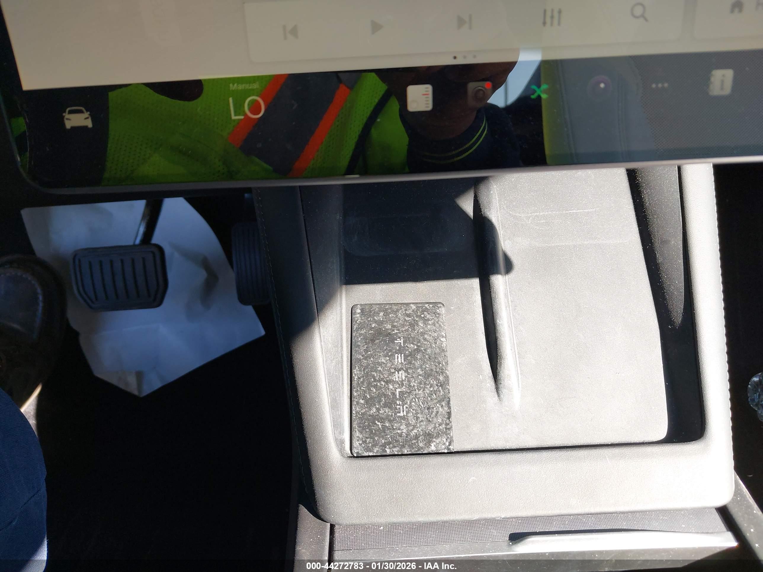 TESLA MODEL image 11