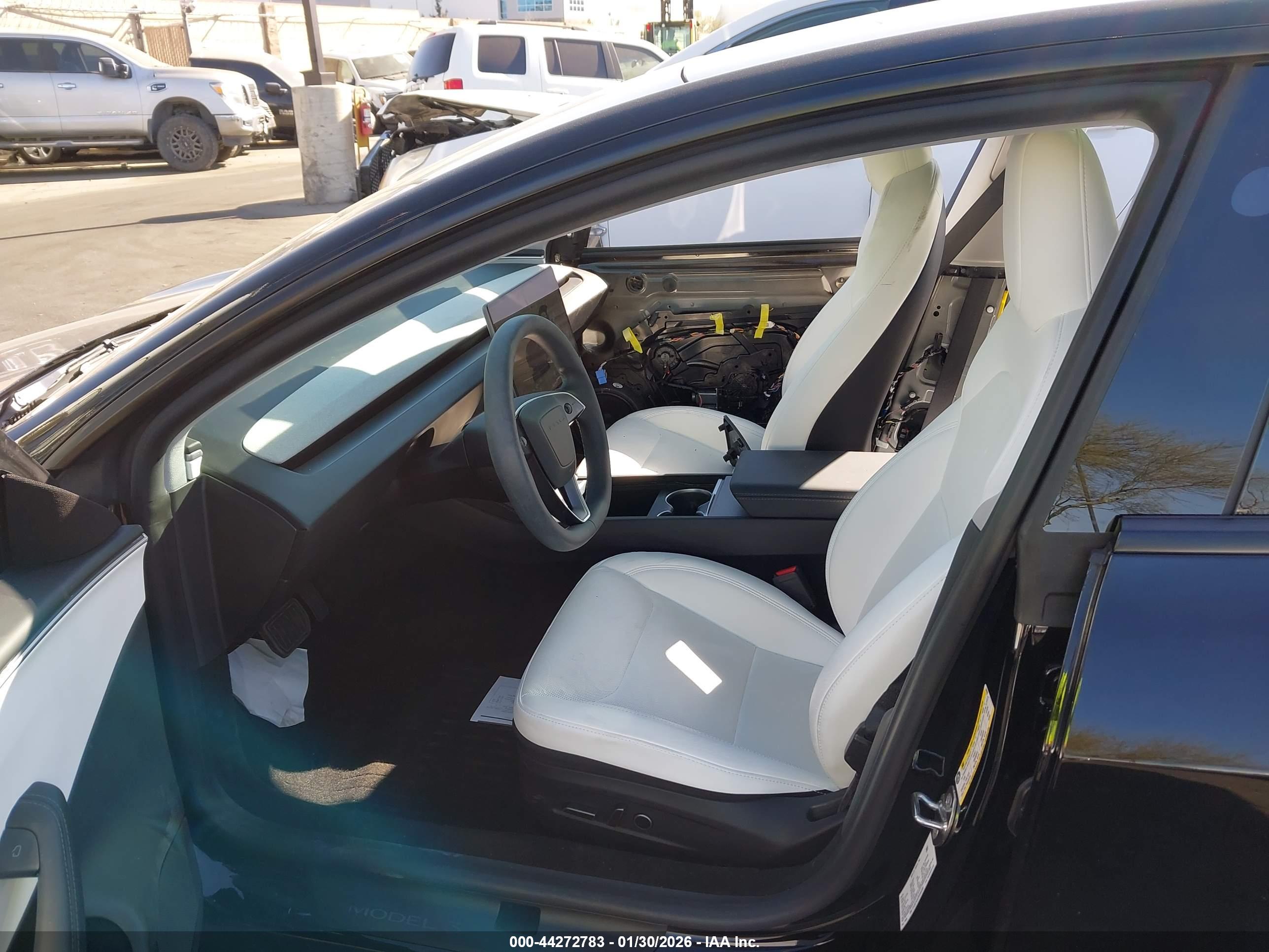 TESLA MODEL image 5