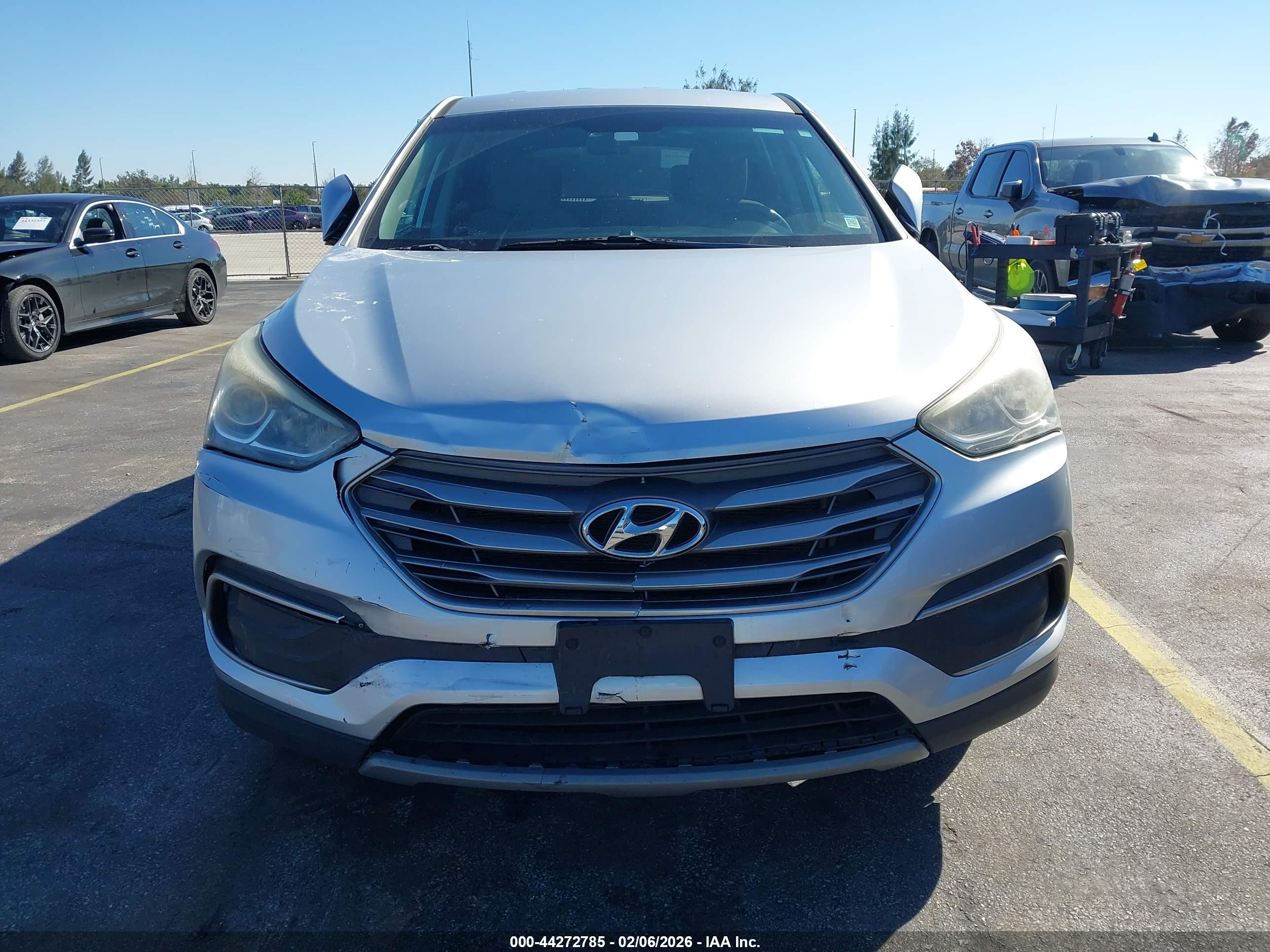 HYUNDAI SANTA image 6