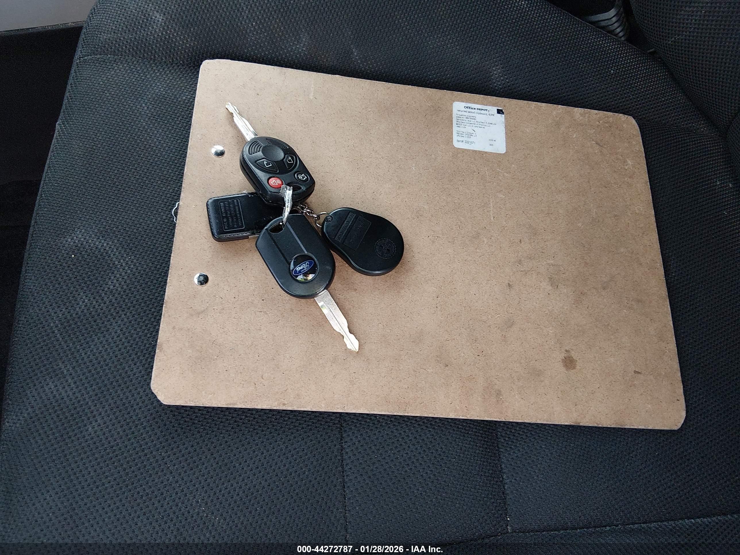 FORD ESCAPE image 11