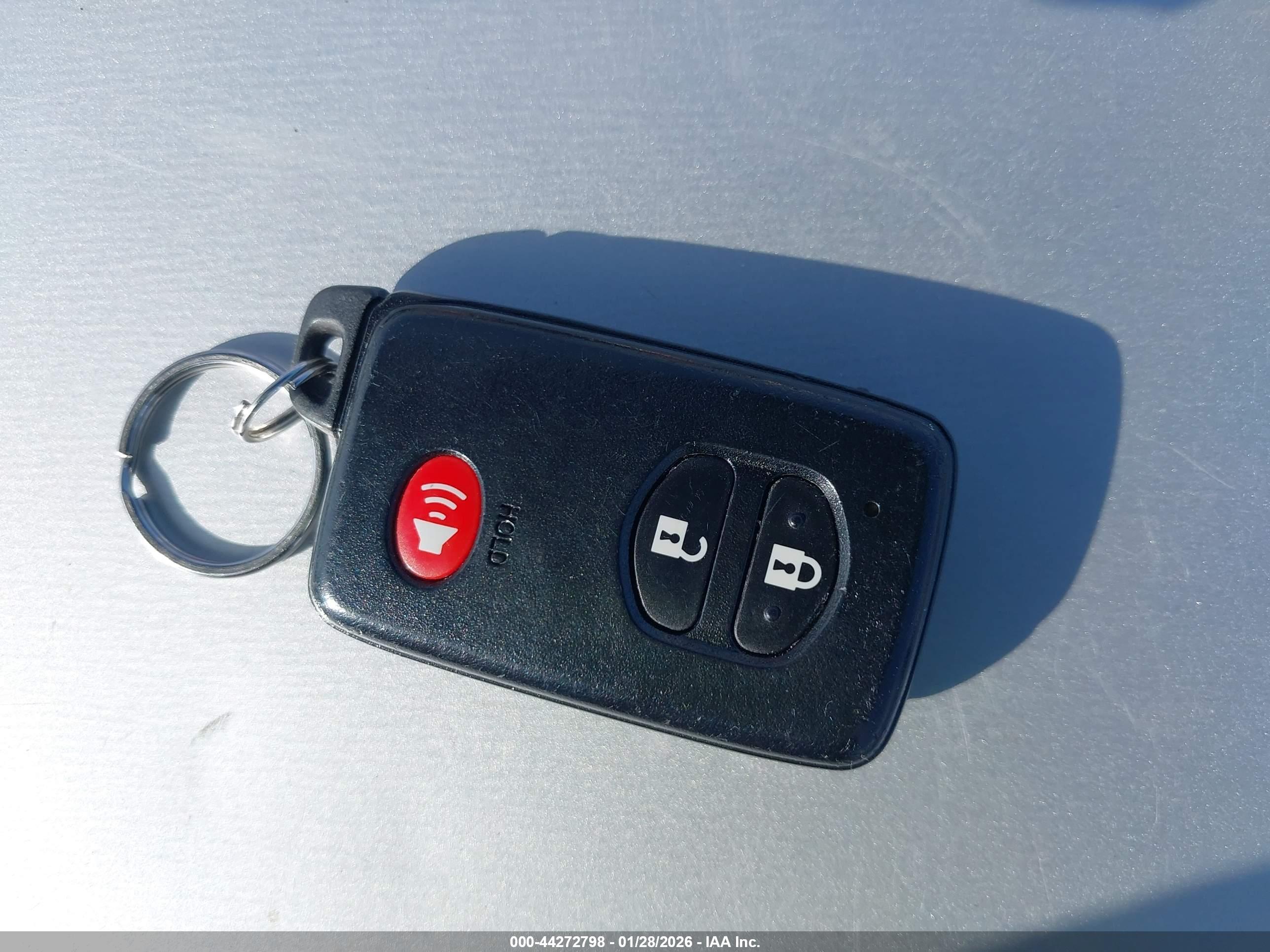 TOYOTA PRIUS image 11