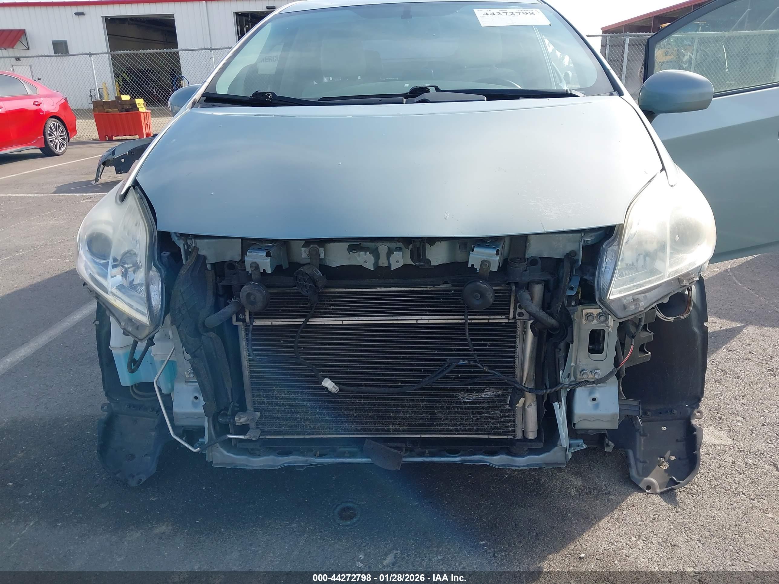 TOYOTA PRIUS image 6