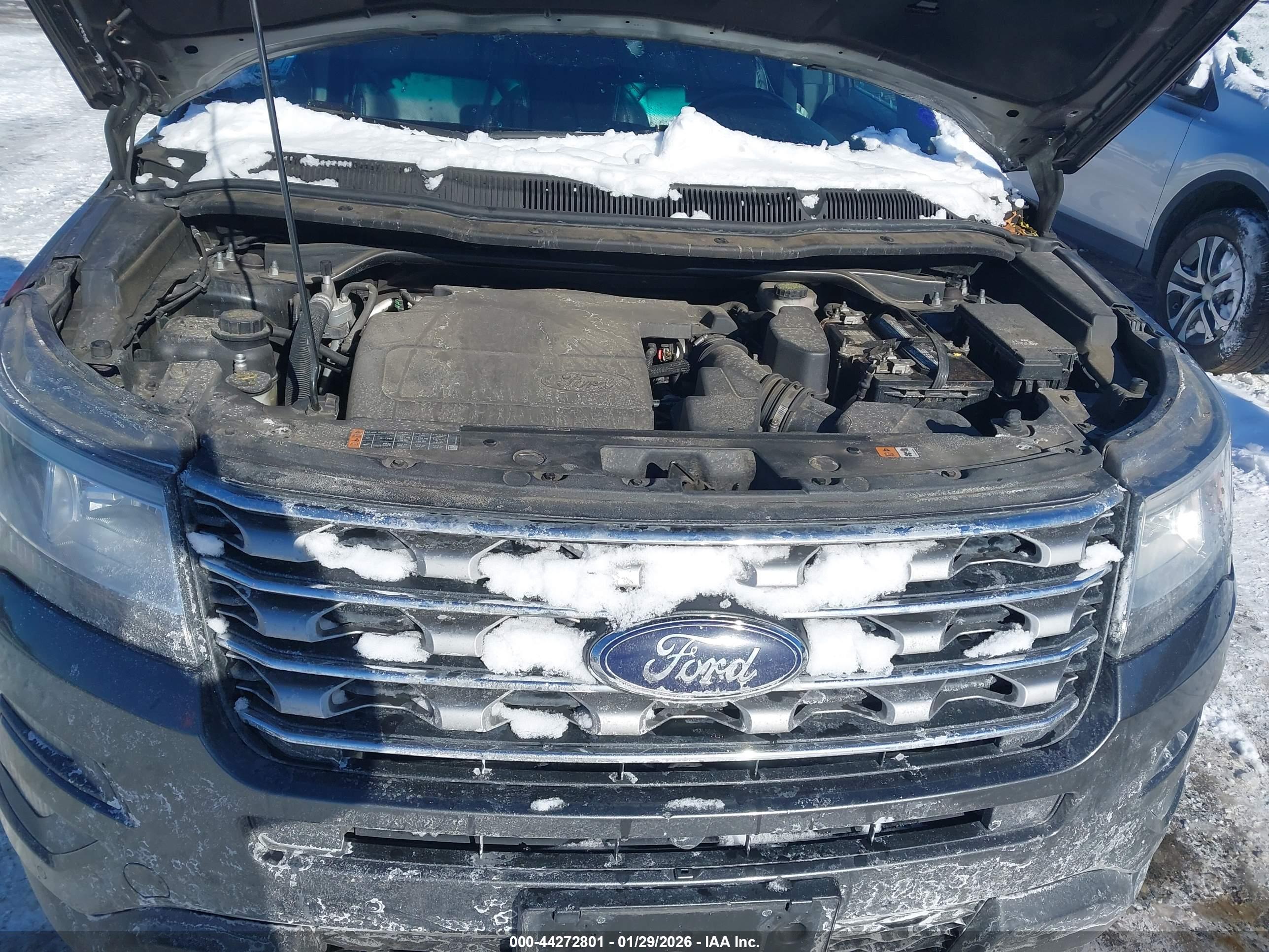 FORD EXPLORER image 10