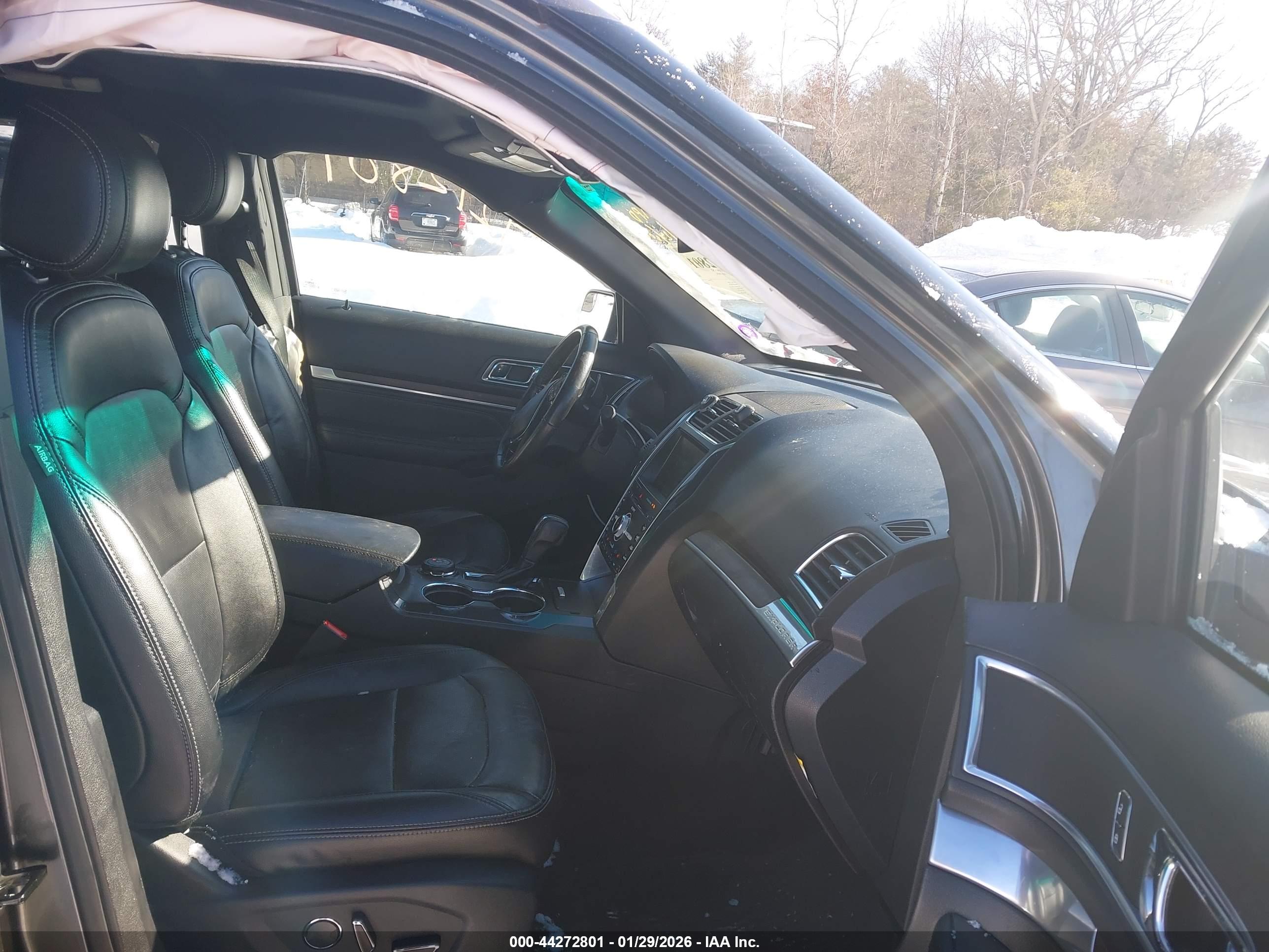 FORD EXPLORER image 5