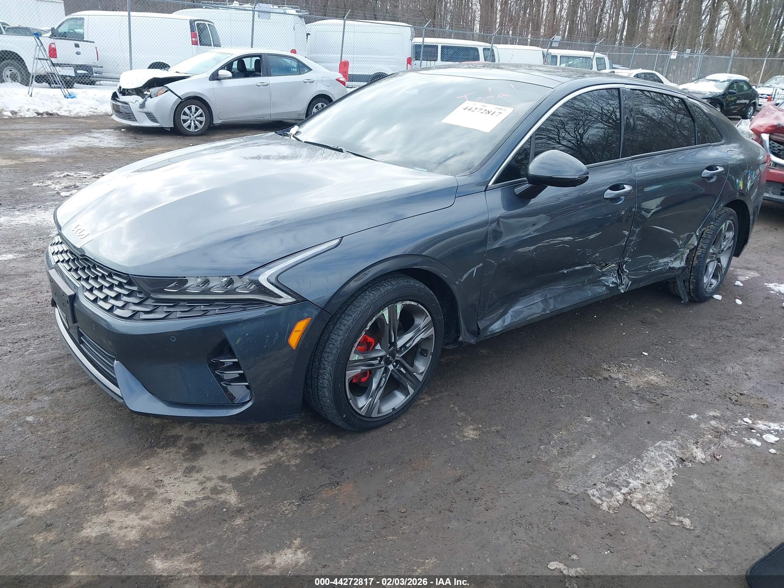 KIA K5 image 2