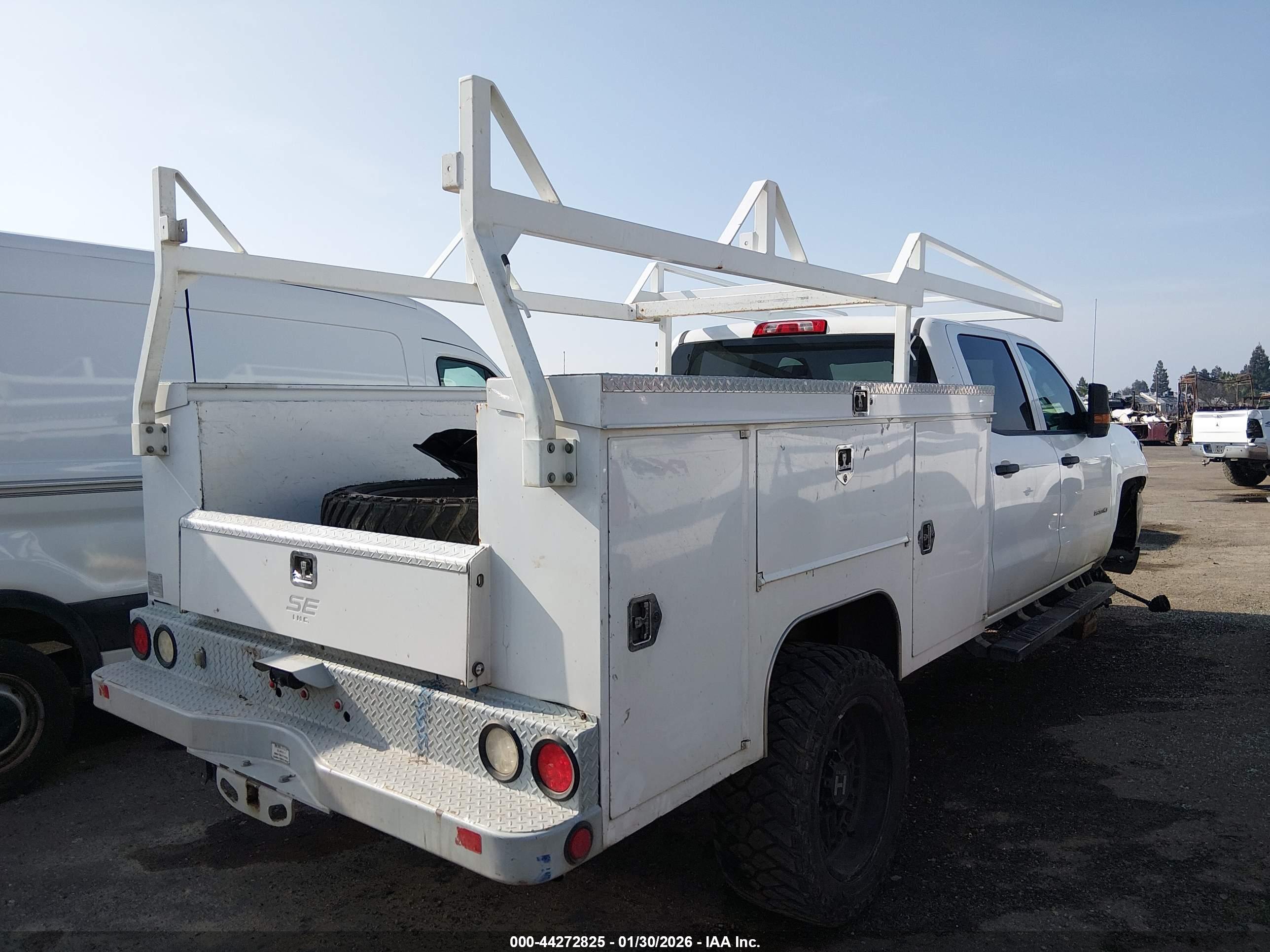 CHEVROLET SILVERADO image 4