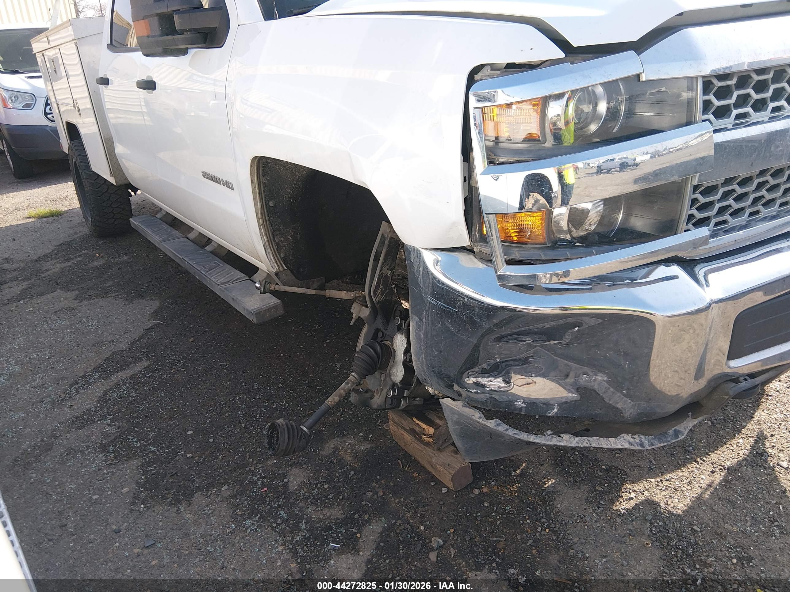 CHEVROLET SILVERADO image 6