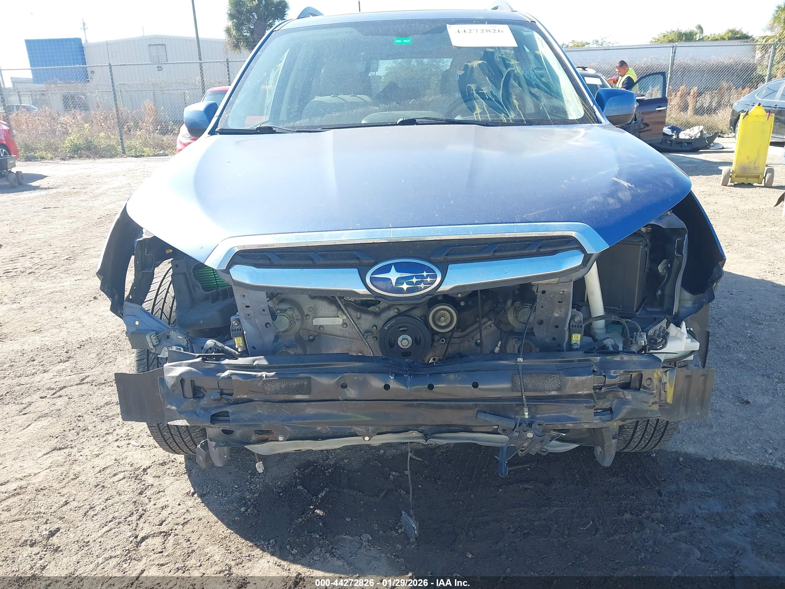 SUBARU FORESTER image 6