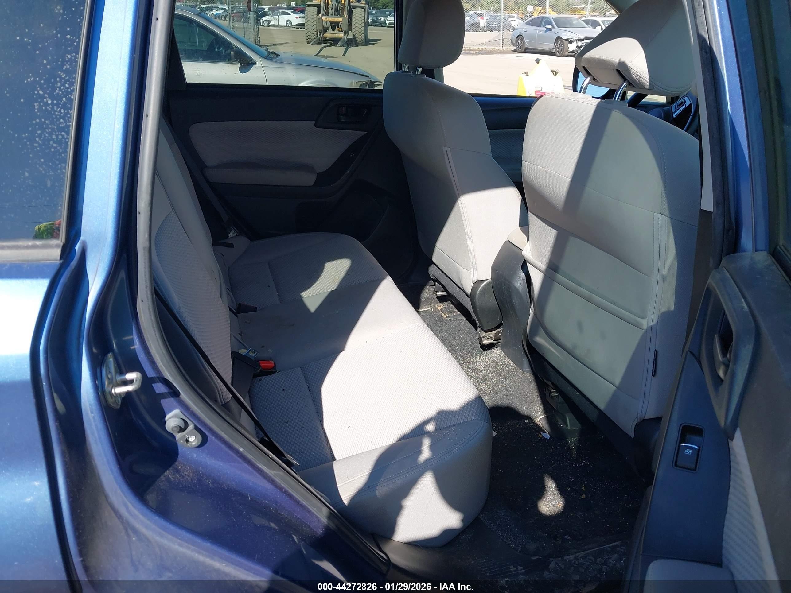 SUBARU FORESTER image 8