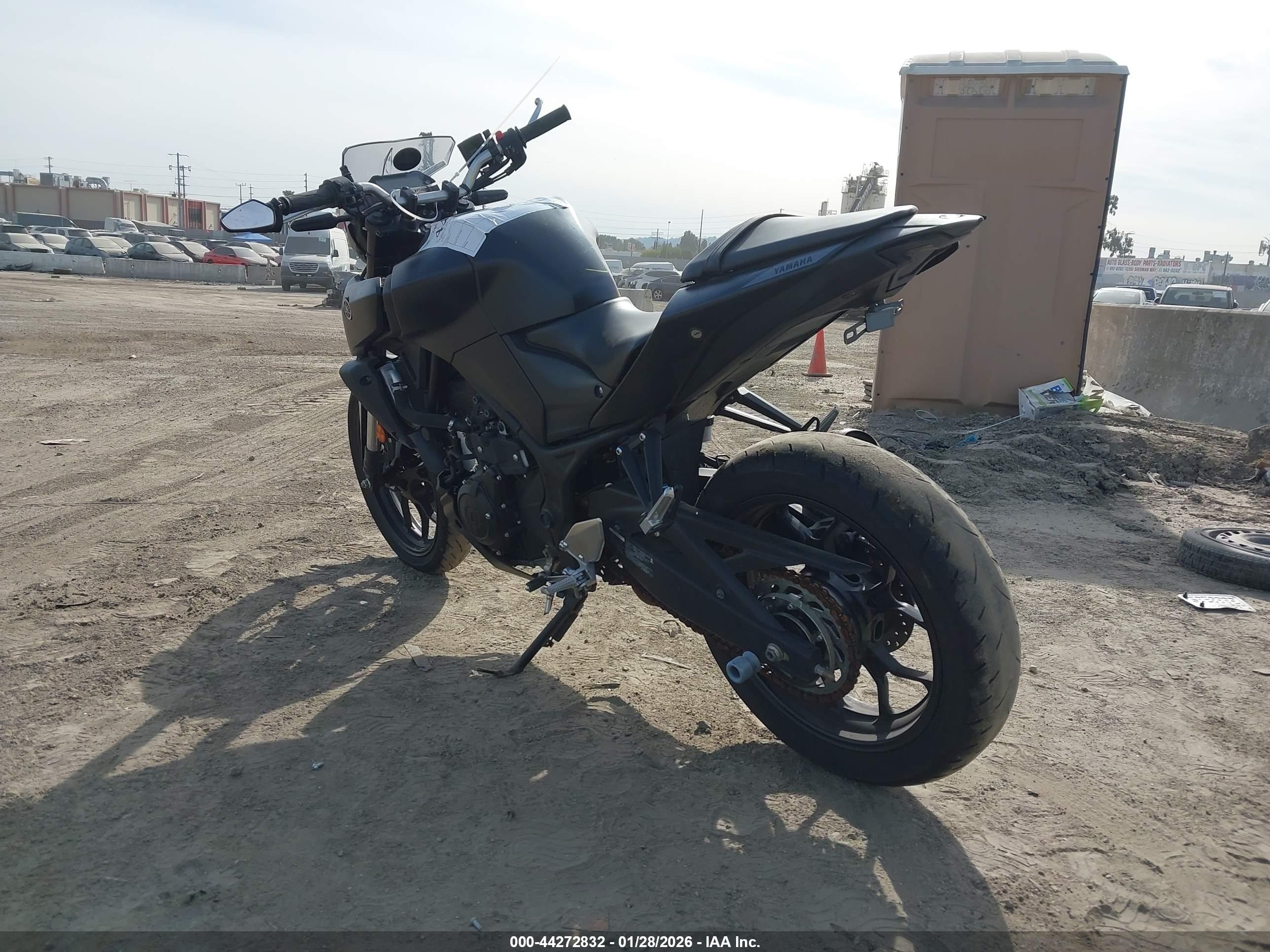 YAMAHA MT-03 image 3