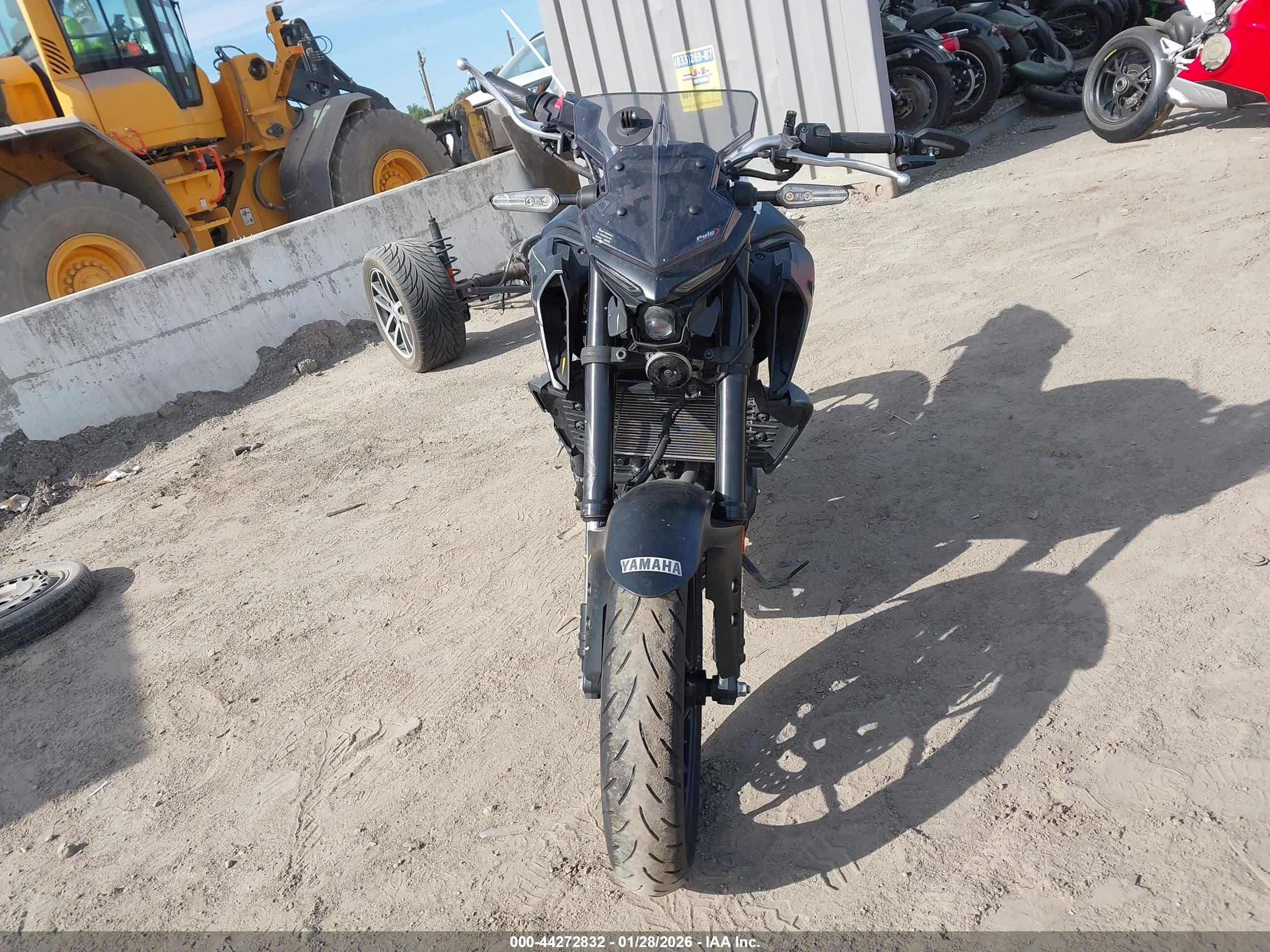 YAMAHA MT-03 image 5