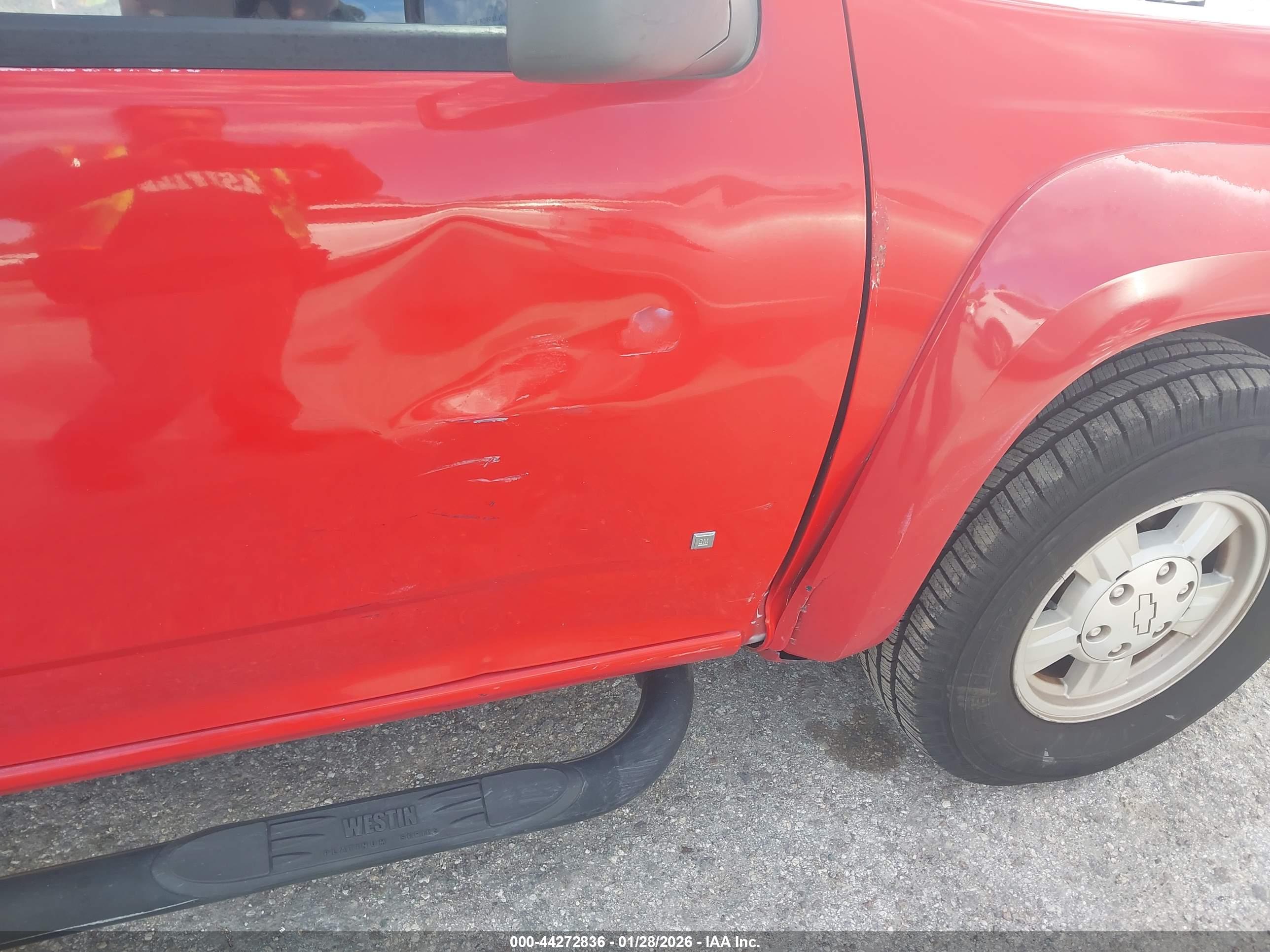CHEVROLET COLORADO image 6
