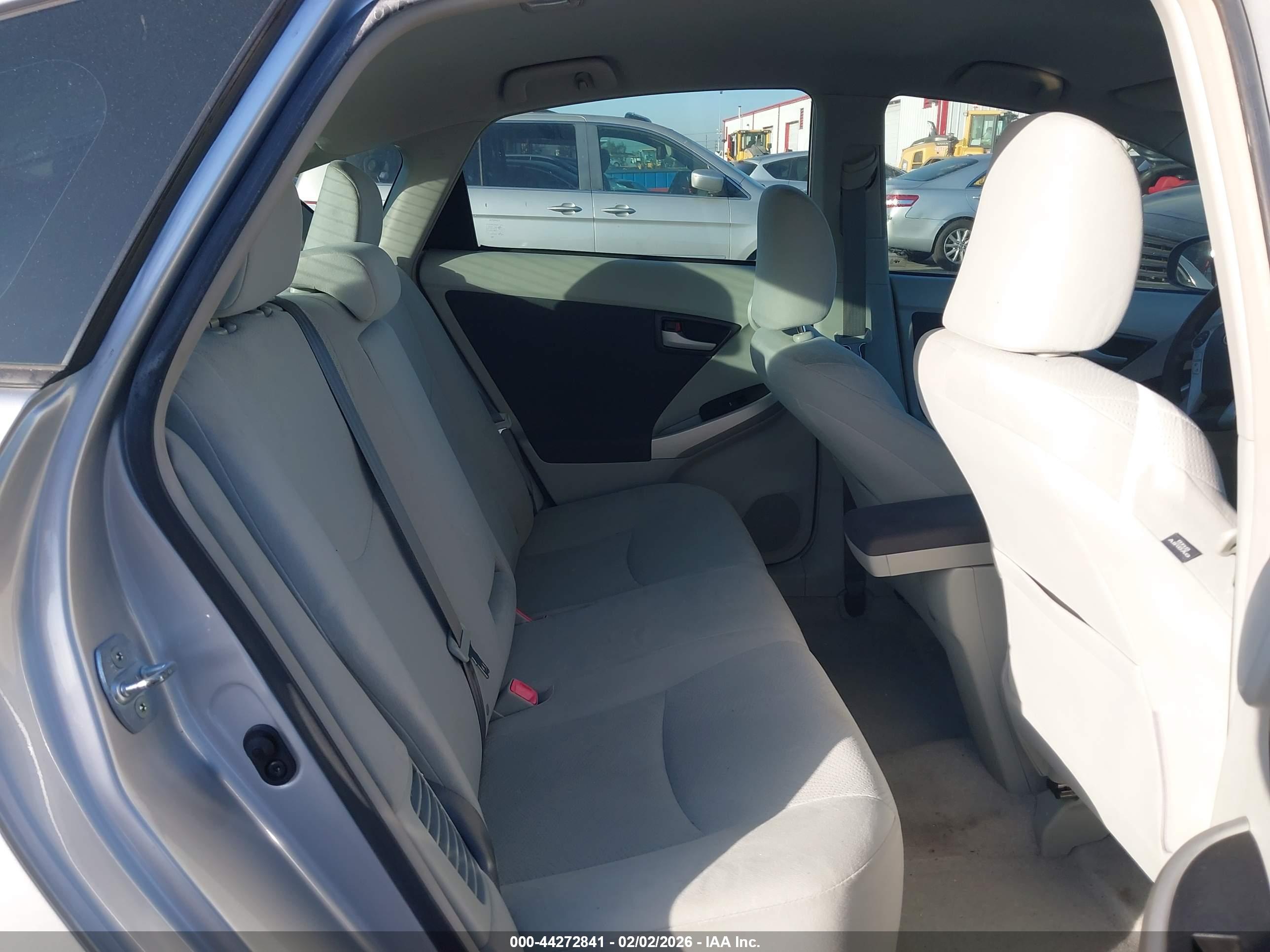 TOYOTA PRIUS image 8