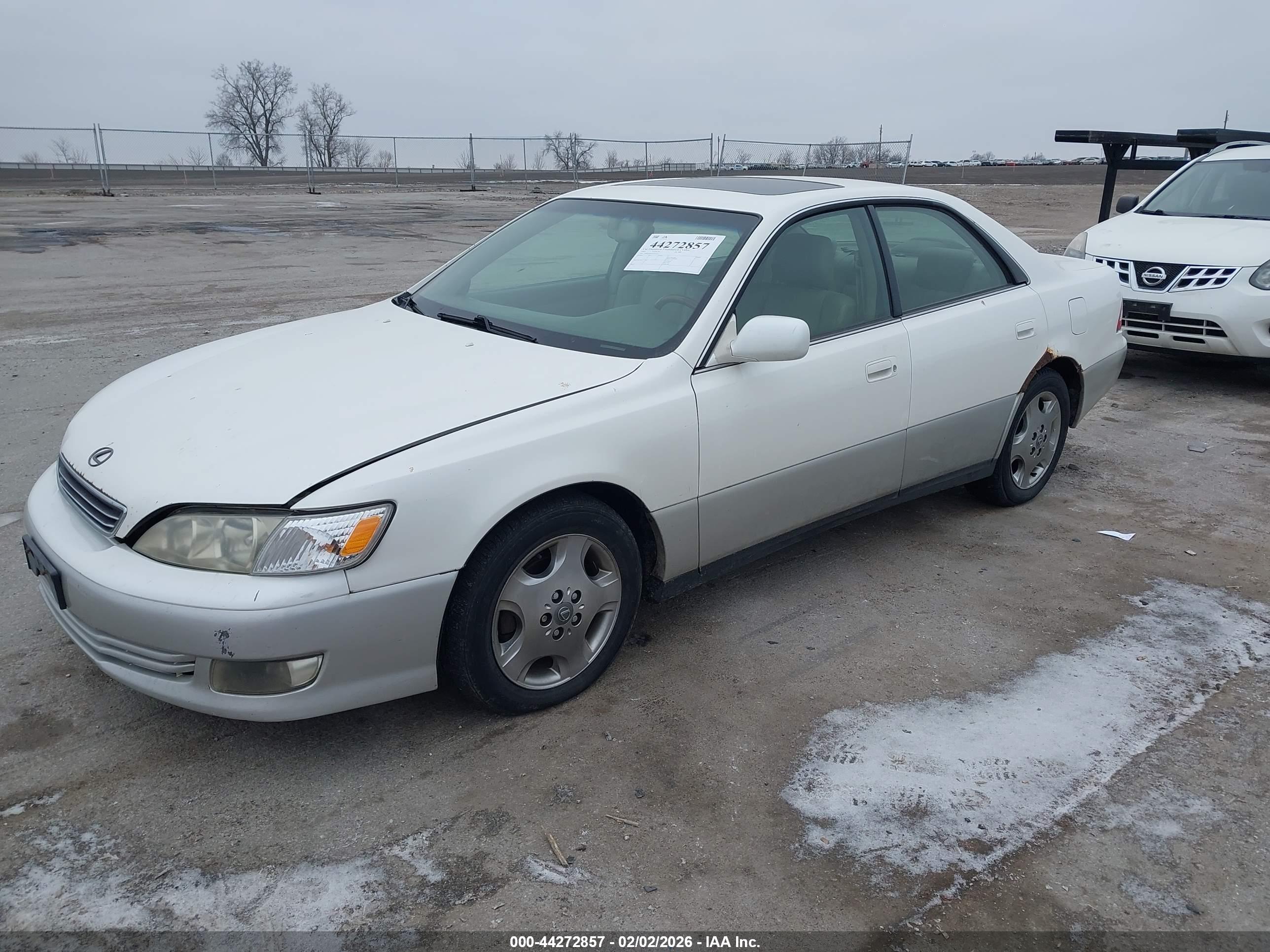 LEXUS ES image 2