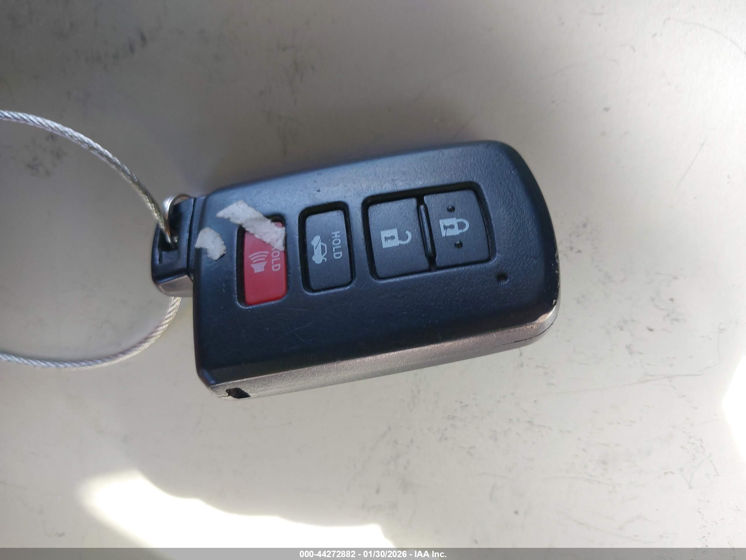 TOYOTA PRIUS image 11