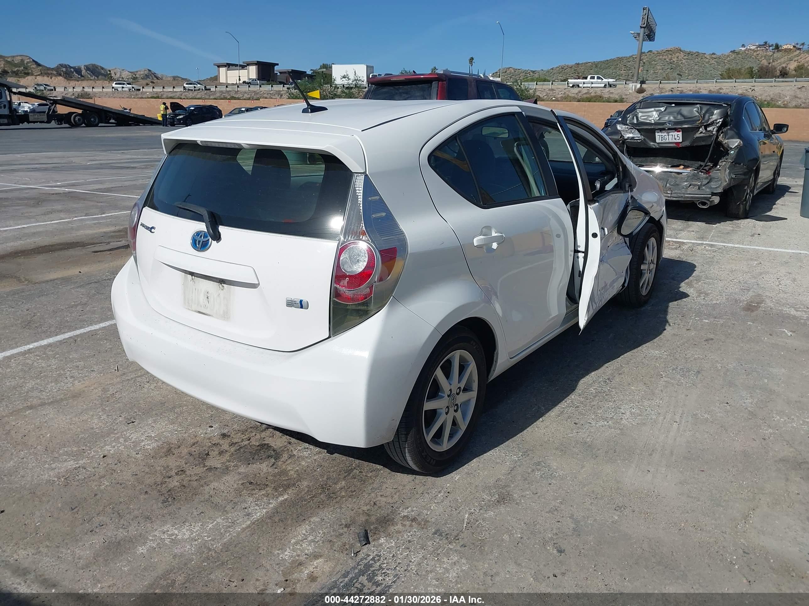 TOYOTA PRIUS image 4