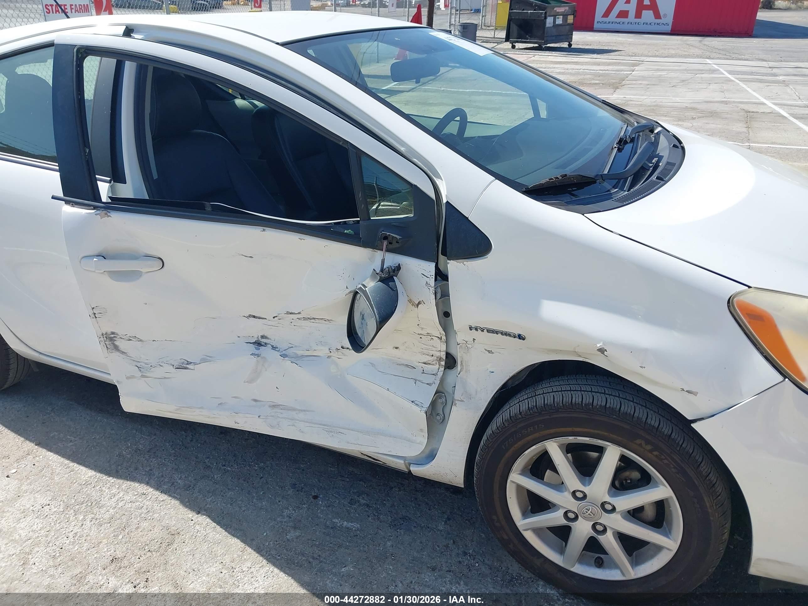 TOYOTA PRIUS image 6