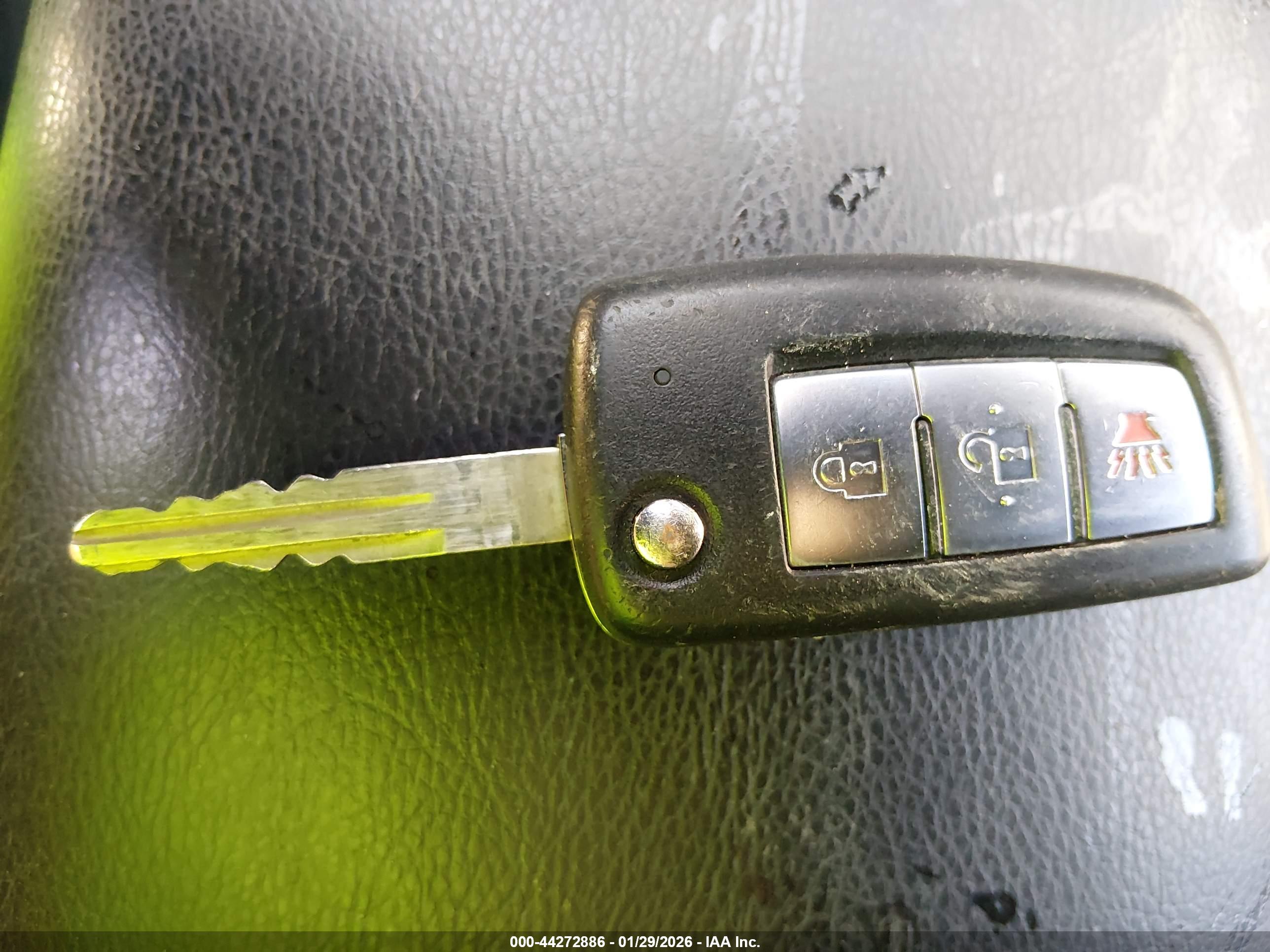 NISSAN ROGUE image 11