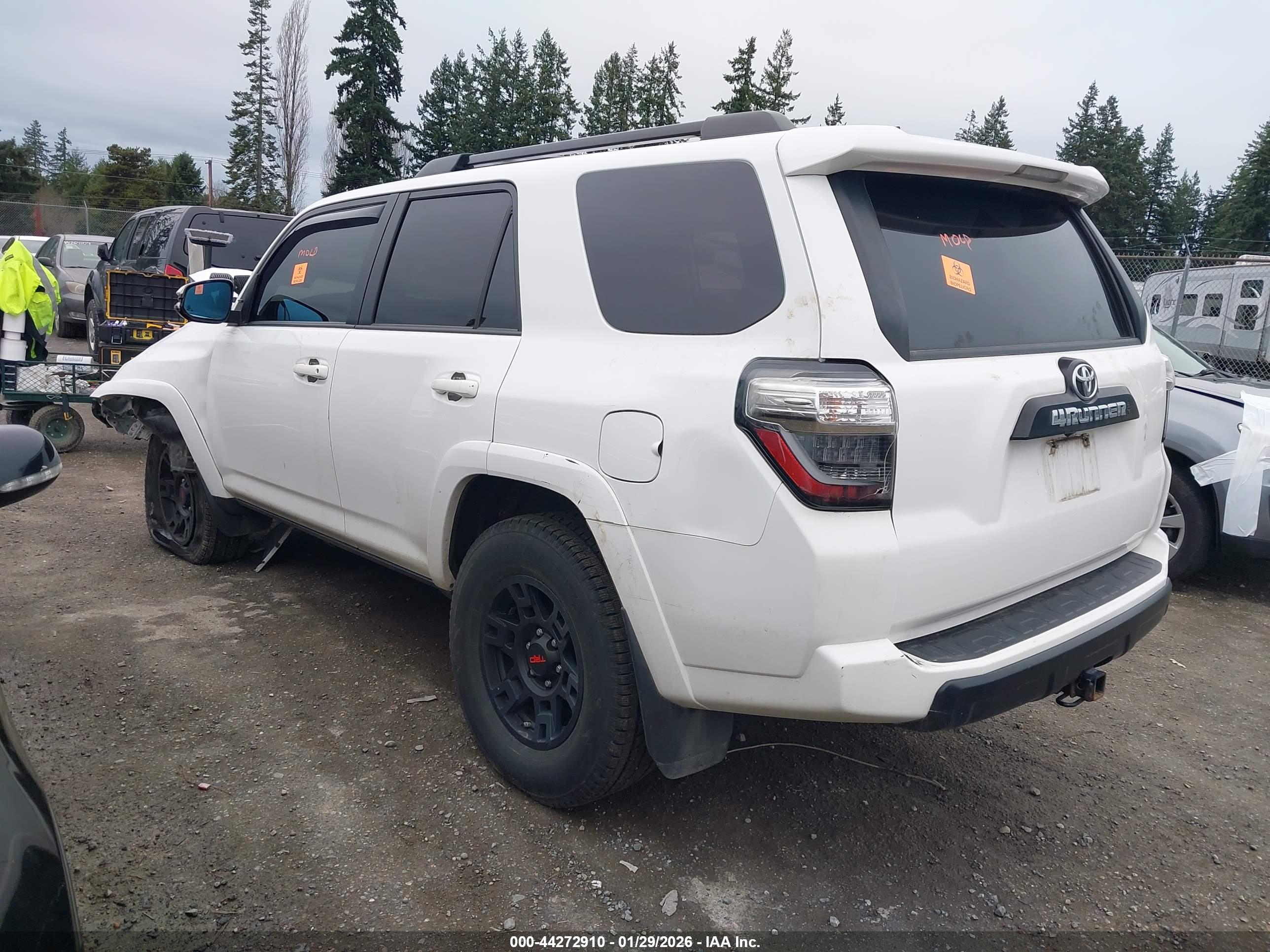 TOYOTA 4RUNNER image 3