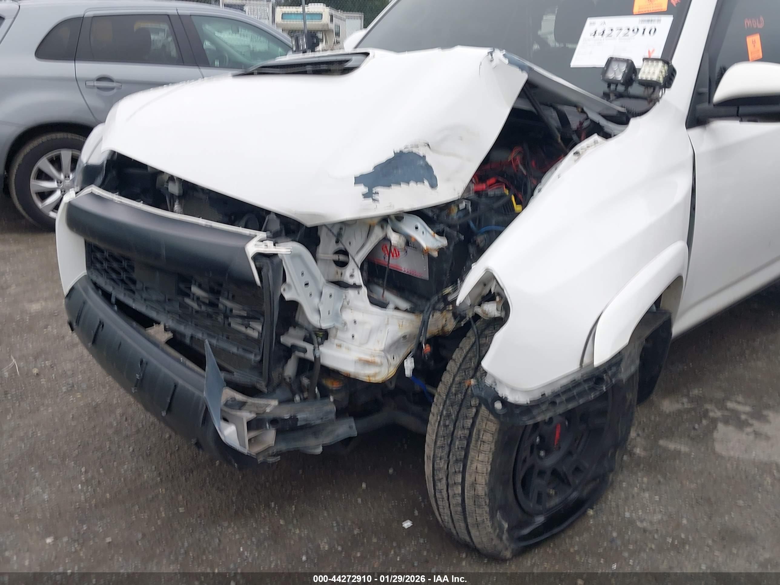 TOYOTA 4RUNNER image 6