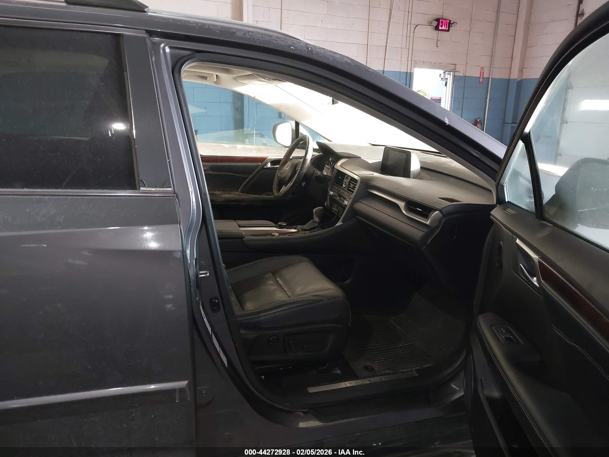 LEXUS RX image 5