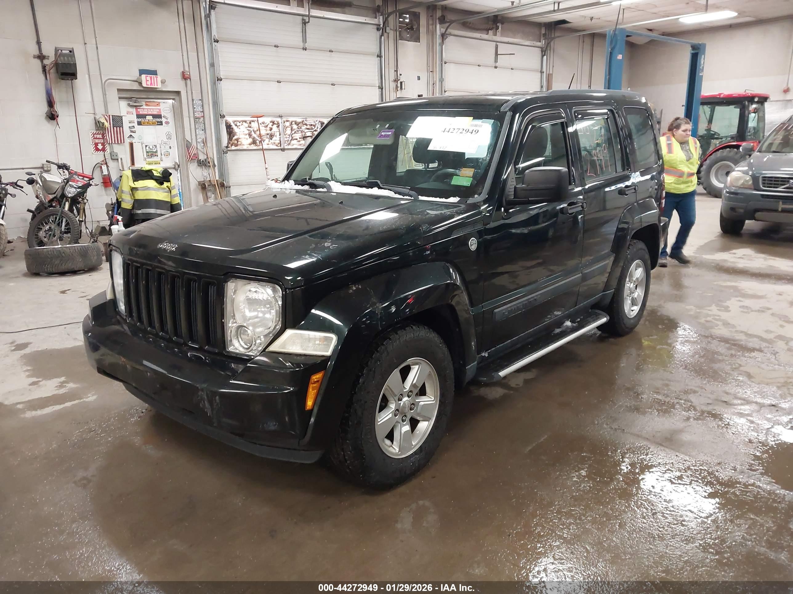 JEEP LIBERTY image 2