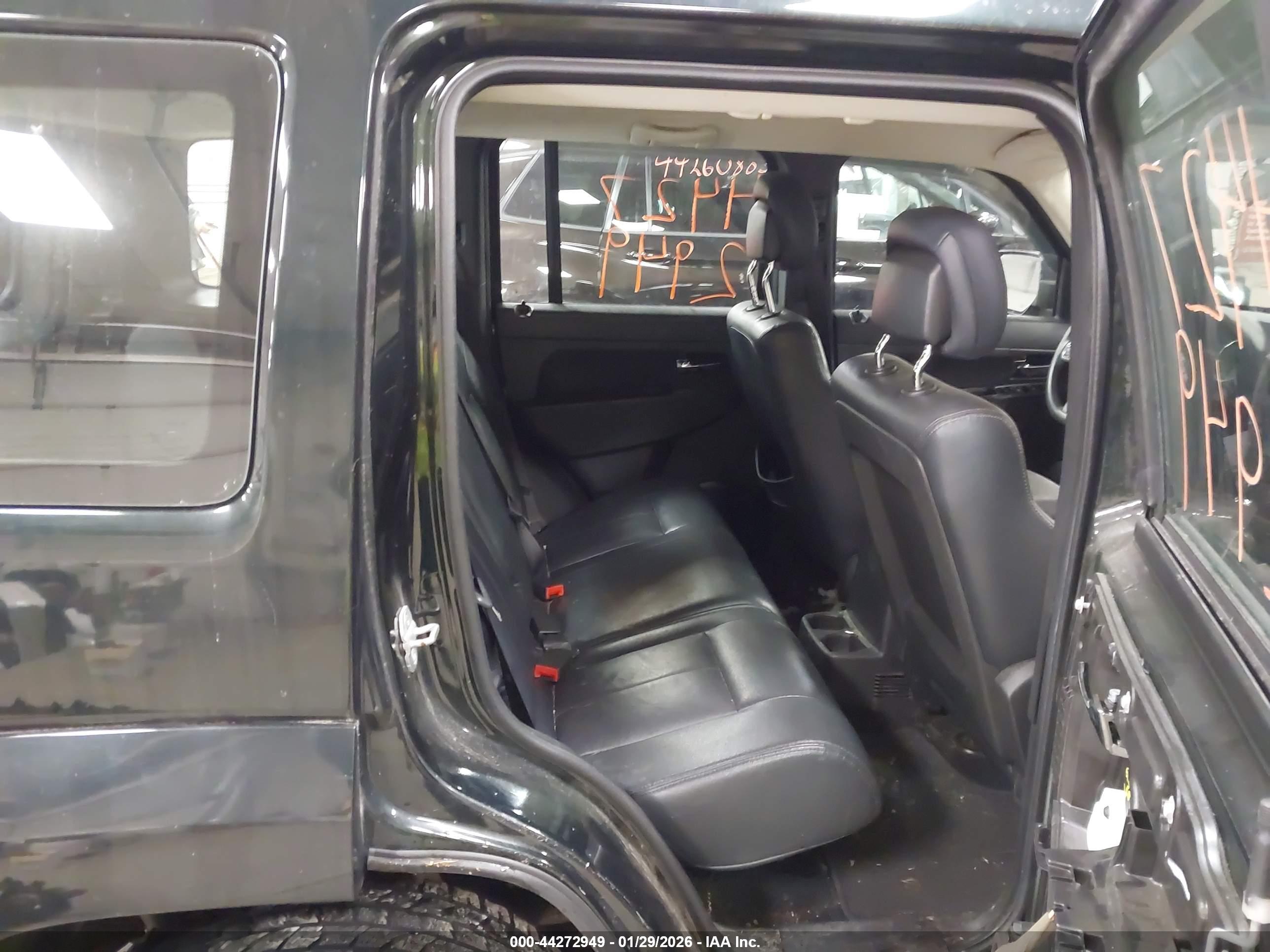 JEEP LIBERTY image 8