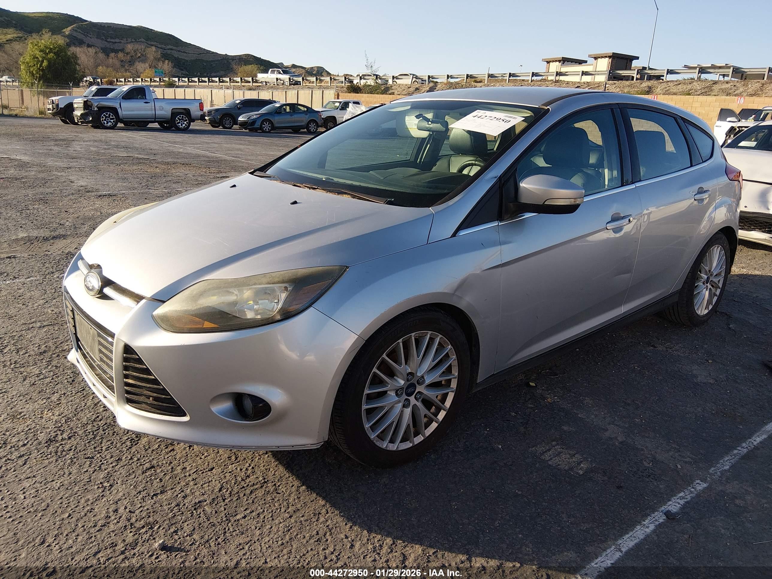 FORD FOCUS image 2