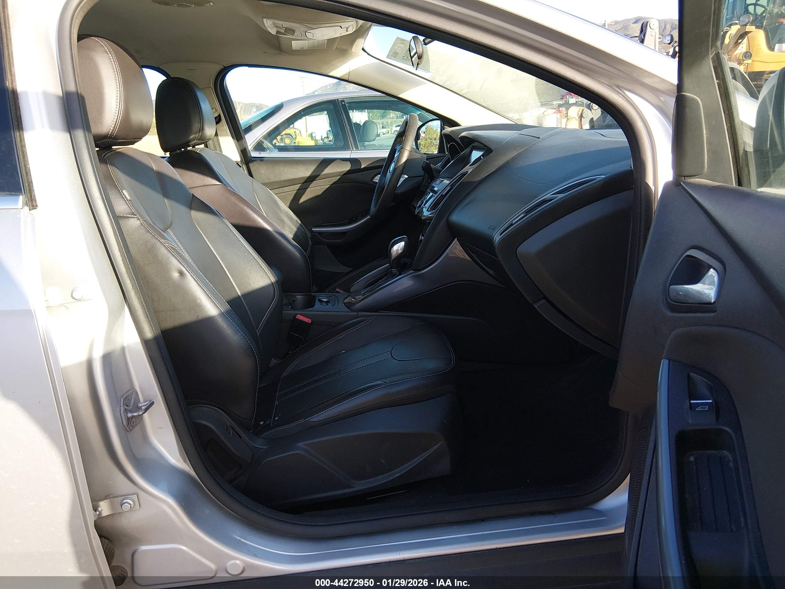 FORD FOCUS image 5