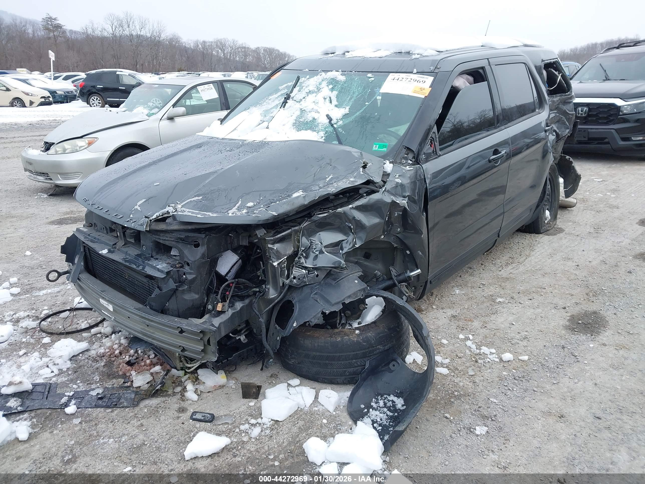 FORD EXPLORER image 6