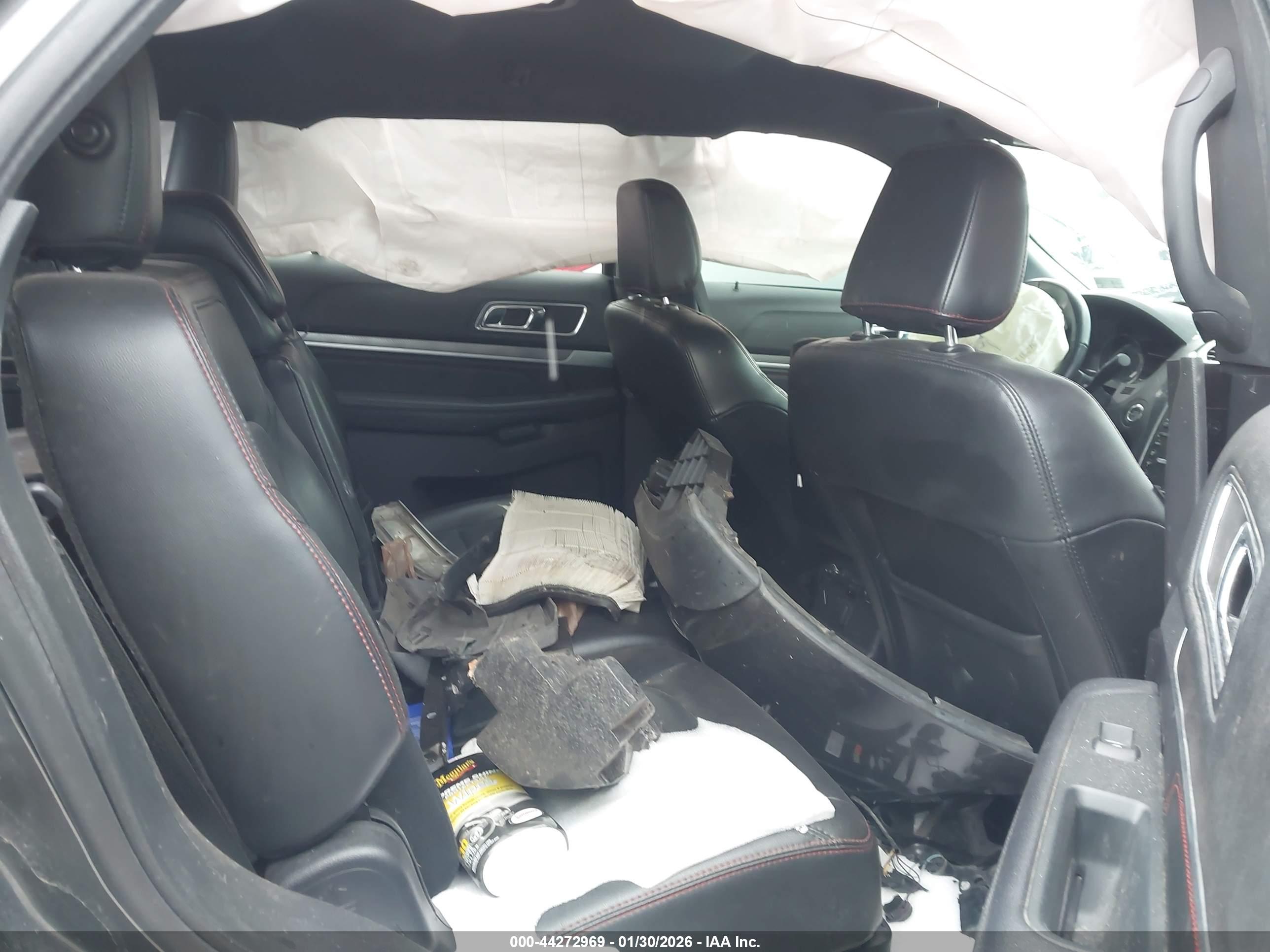 FORD EXPLORER image 8