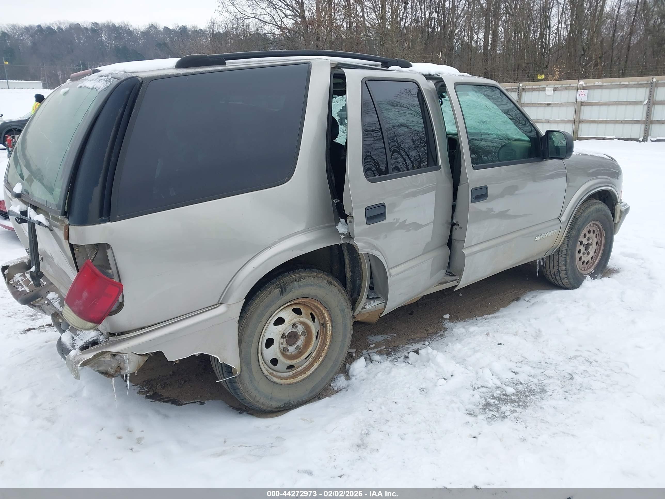 CHEVROLET BLAZER image 4