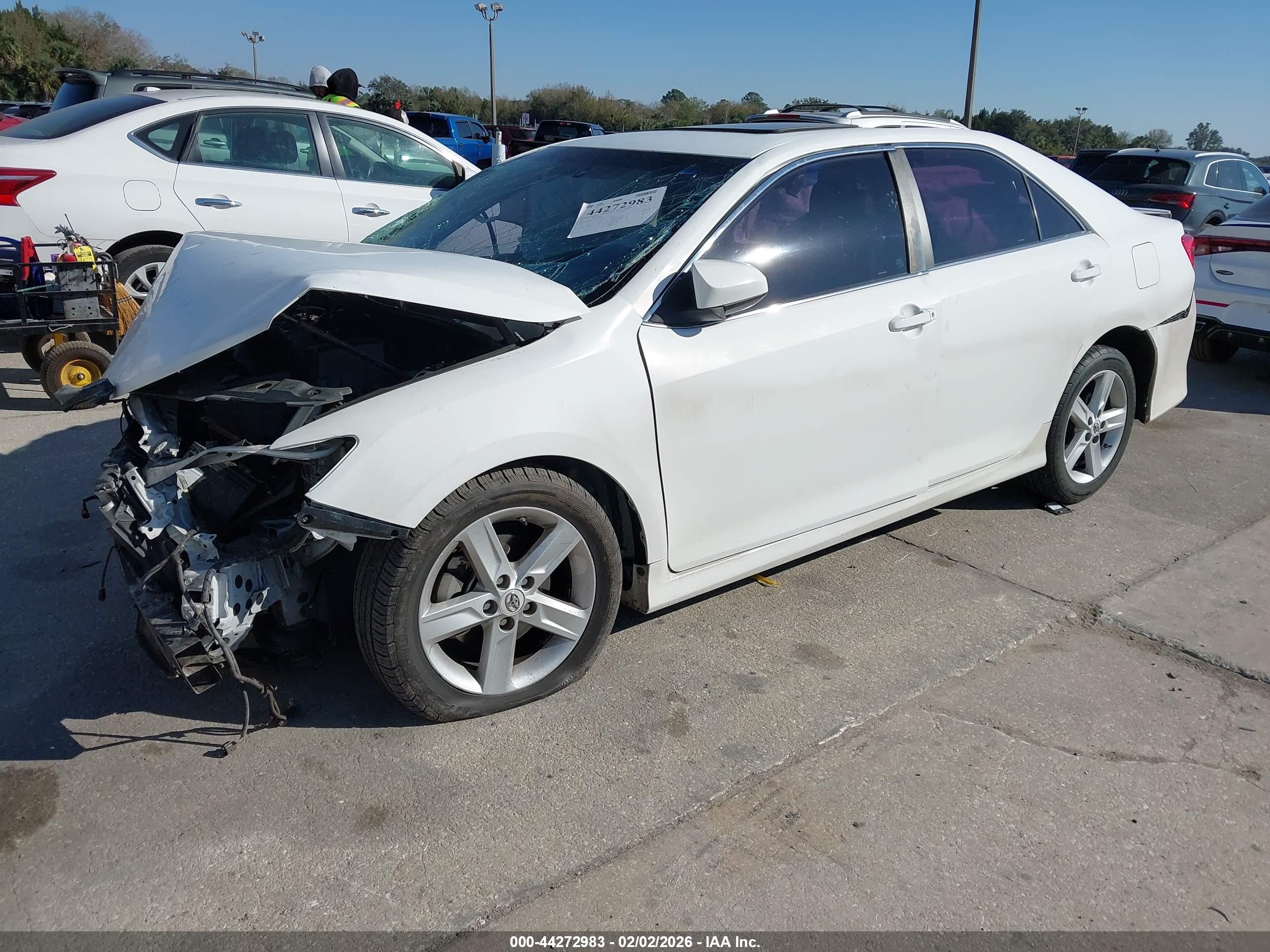 TOYOTA CAMRY image 2