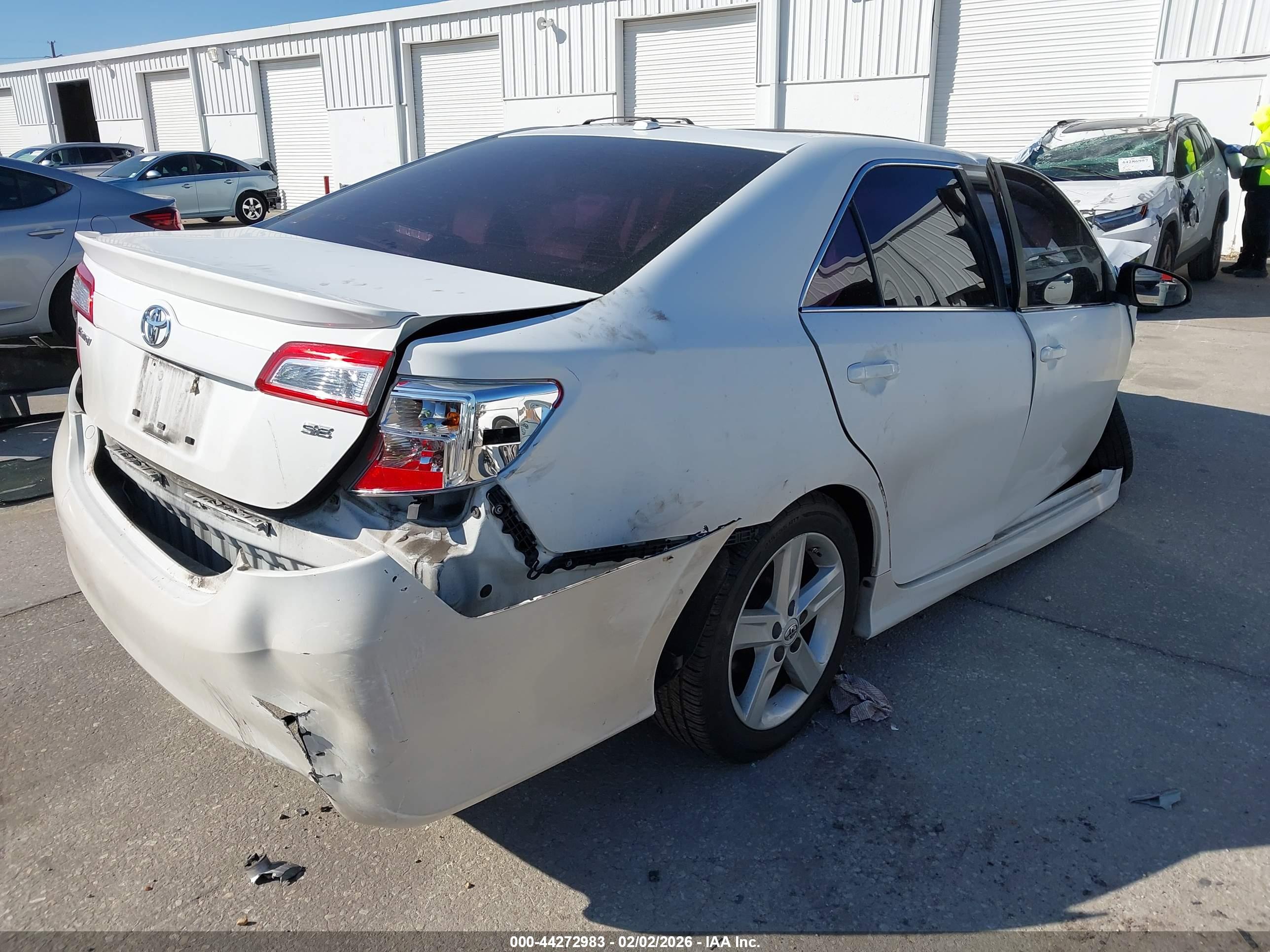 TOYOTA CAMRY image 4