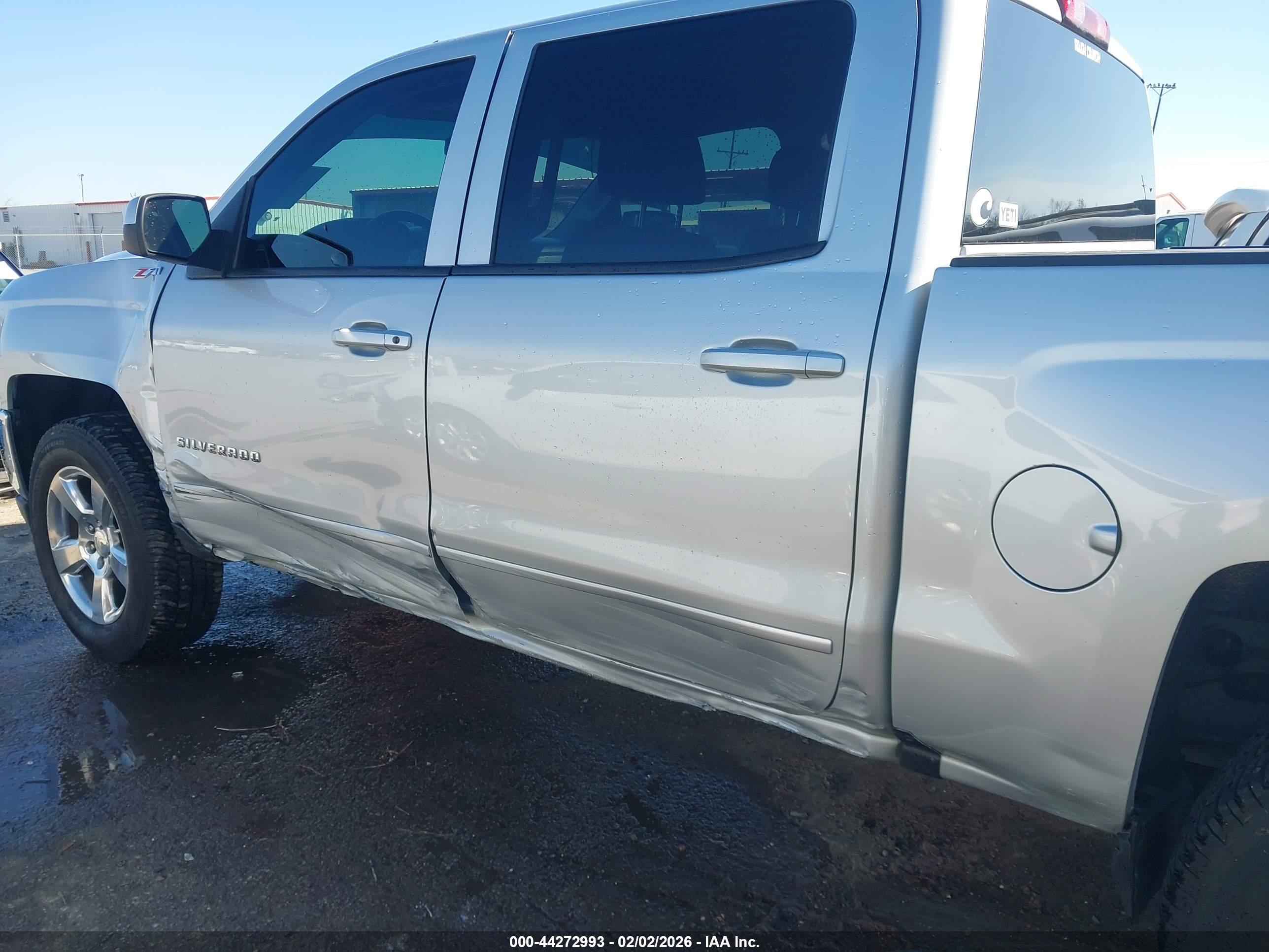 CHEVROLET SILVERADO image 6