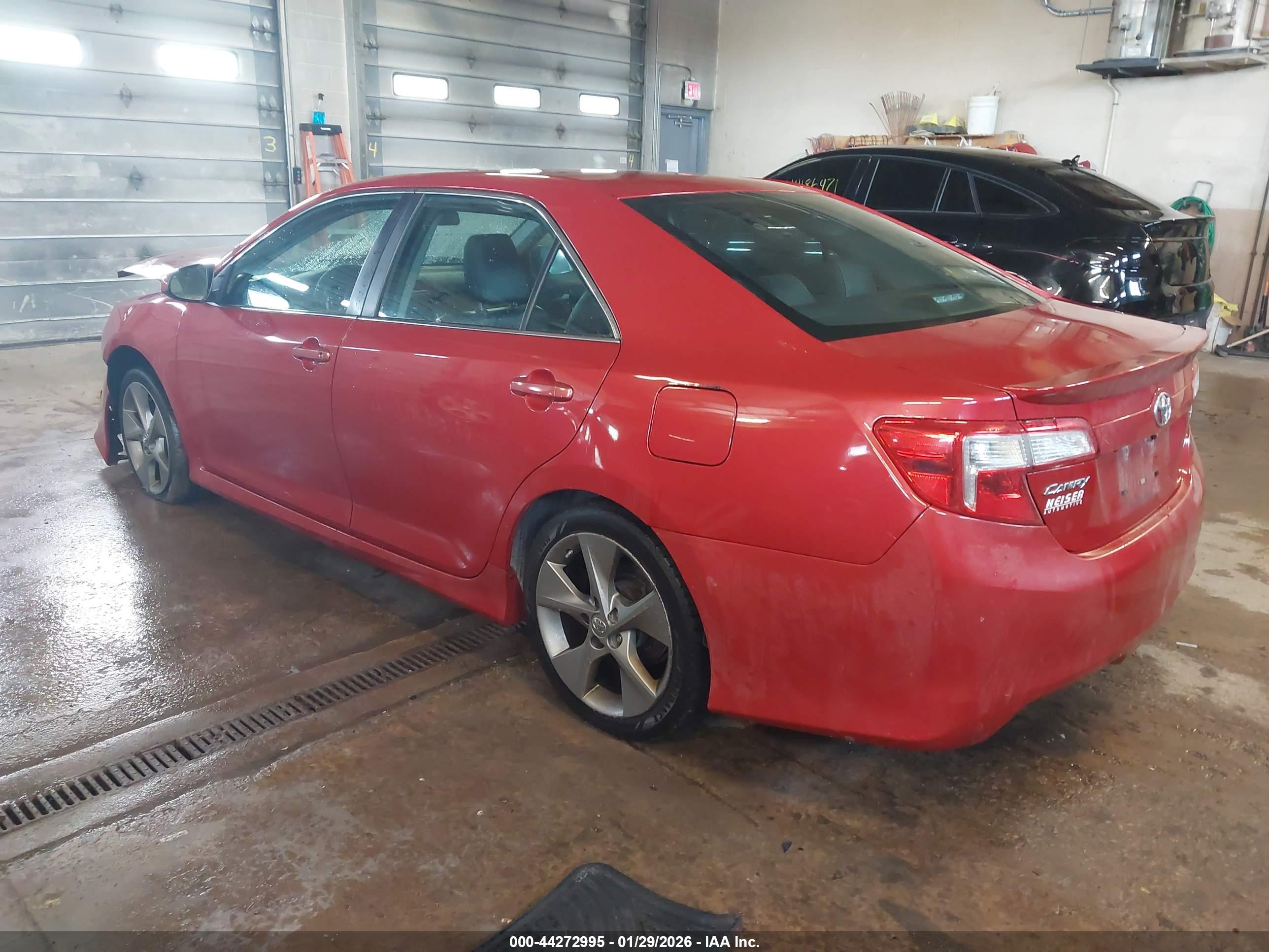 TOYOTA CAMRY image 3