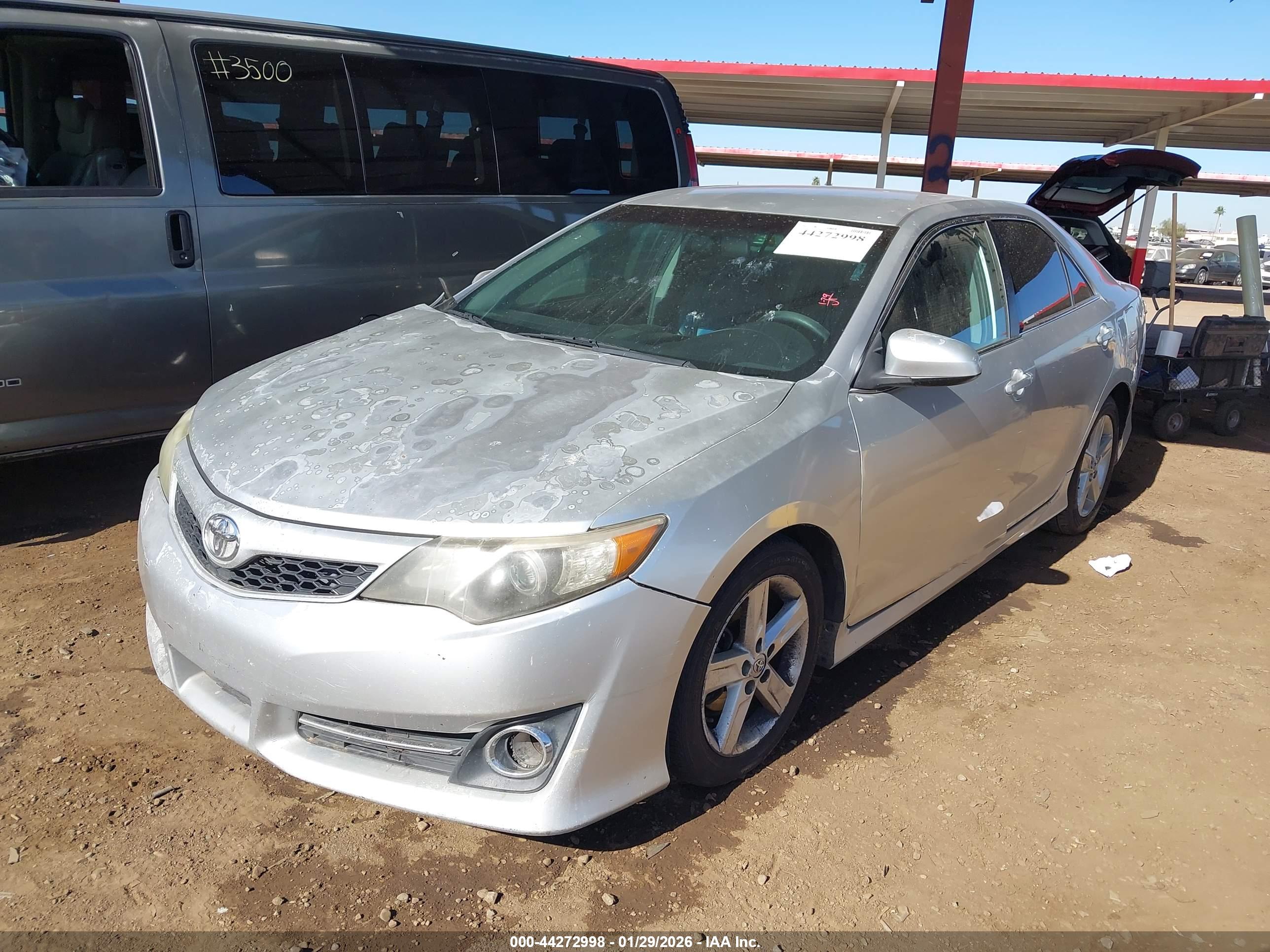 TOYOTA CAMRY image 2