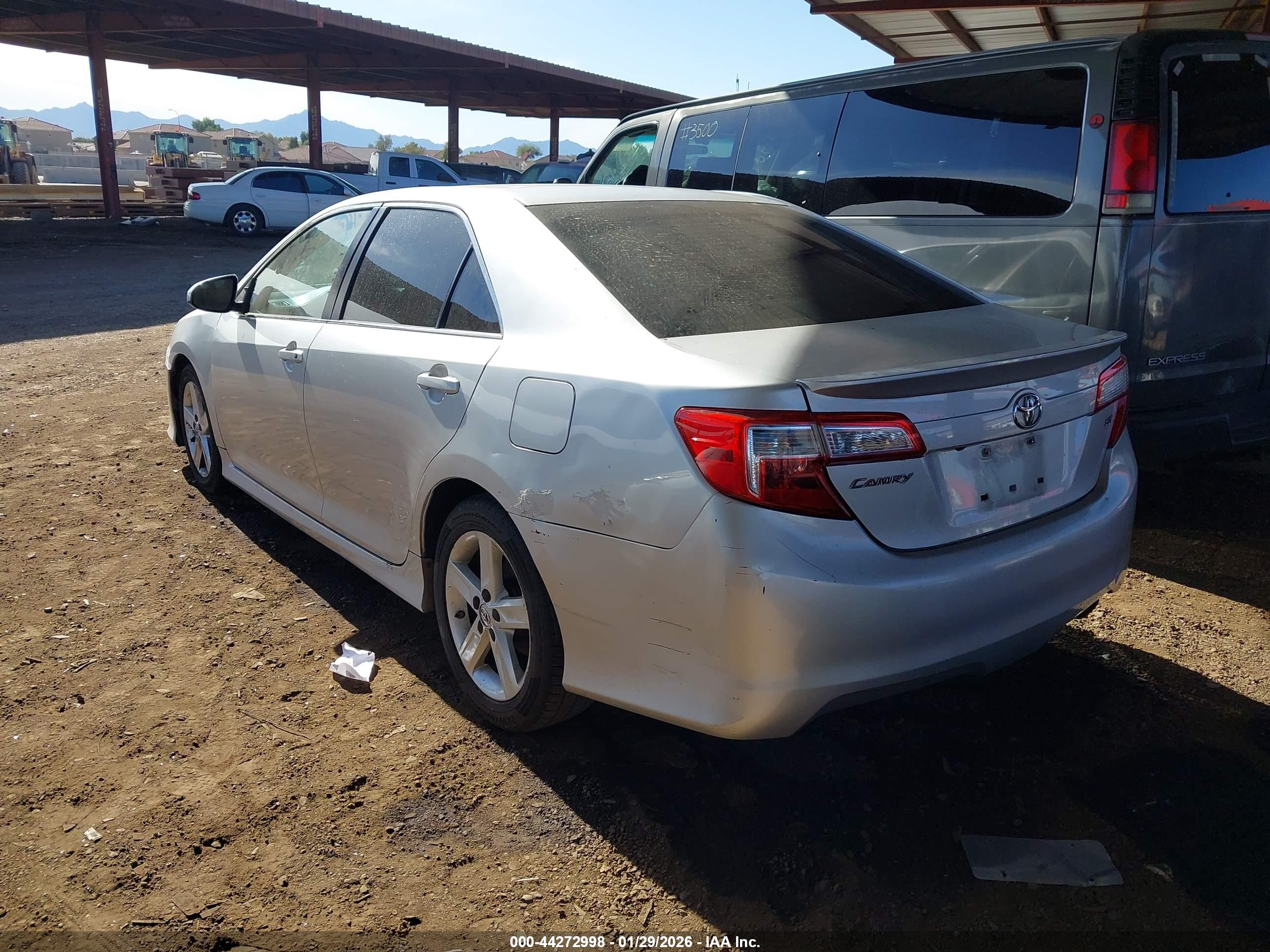 TOYOTA CAMRY image 3