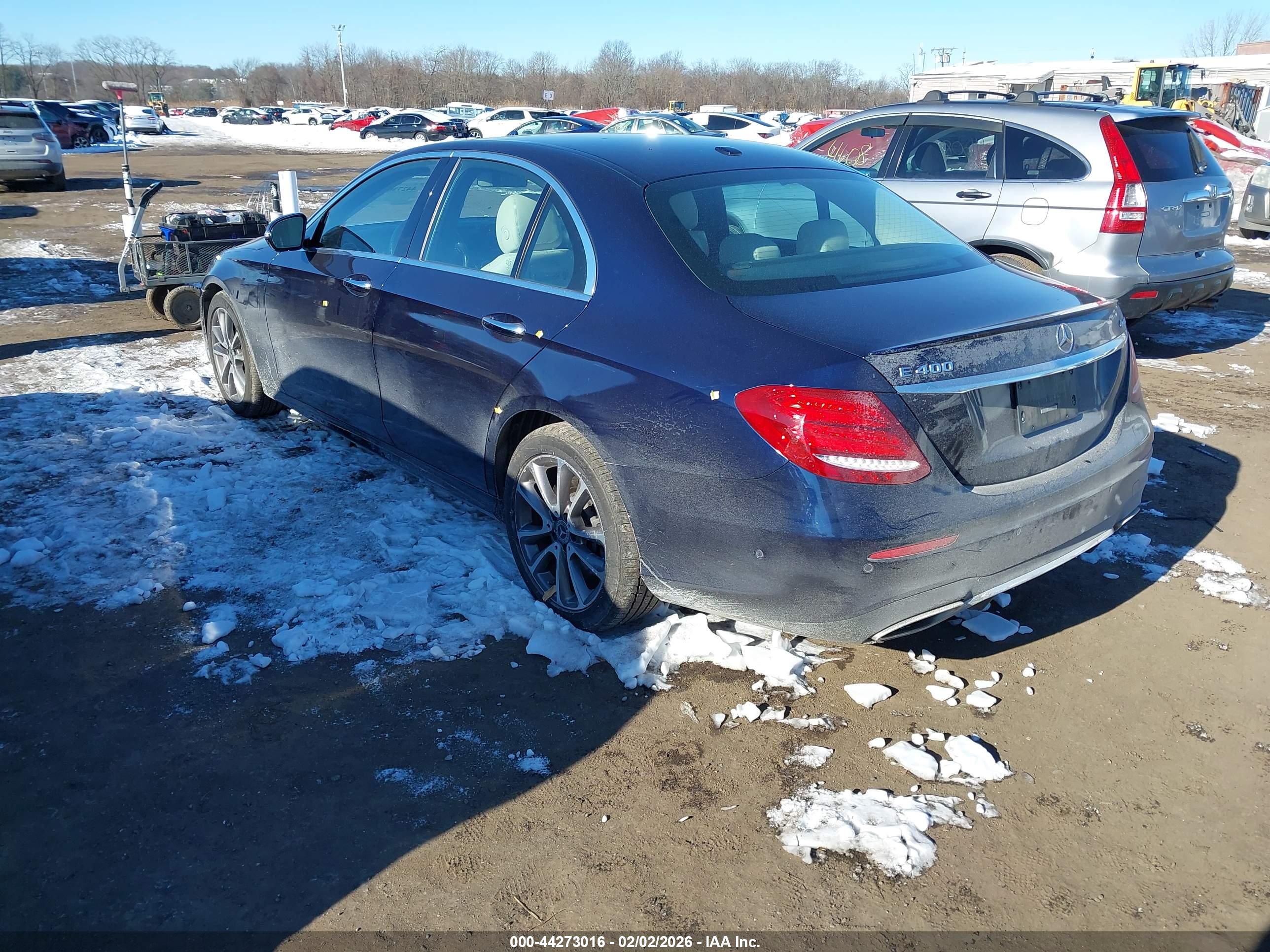 MERCEDES-BENZ E image 3